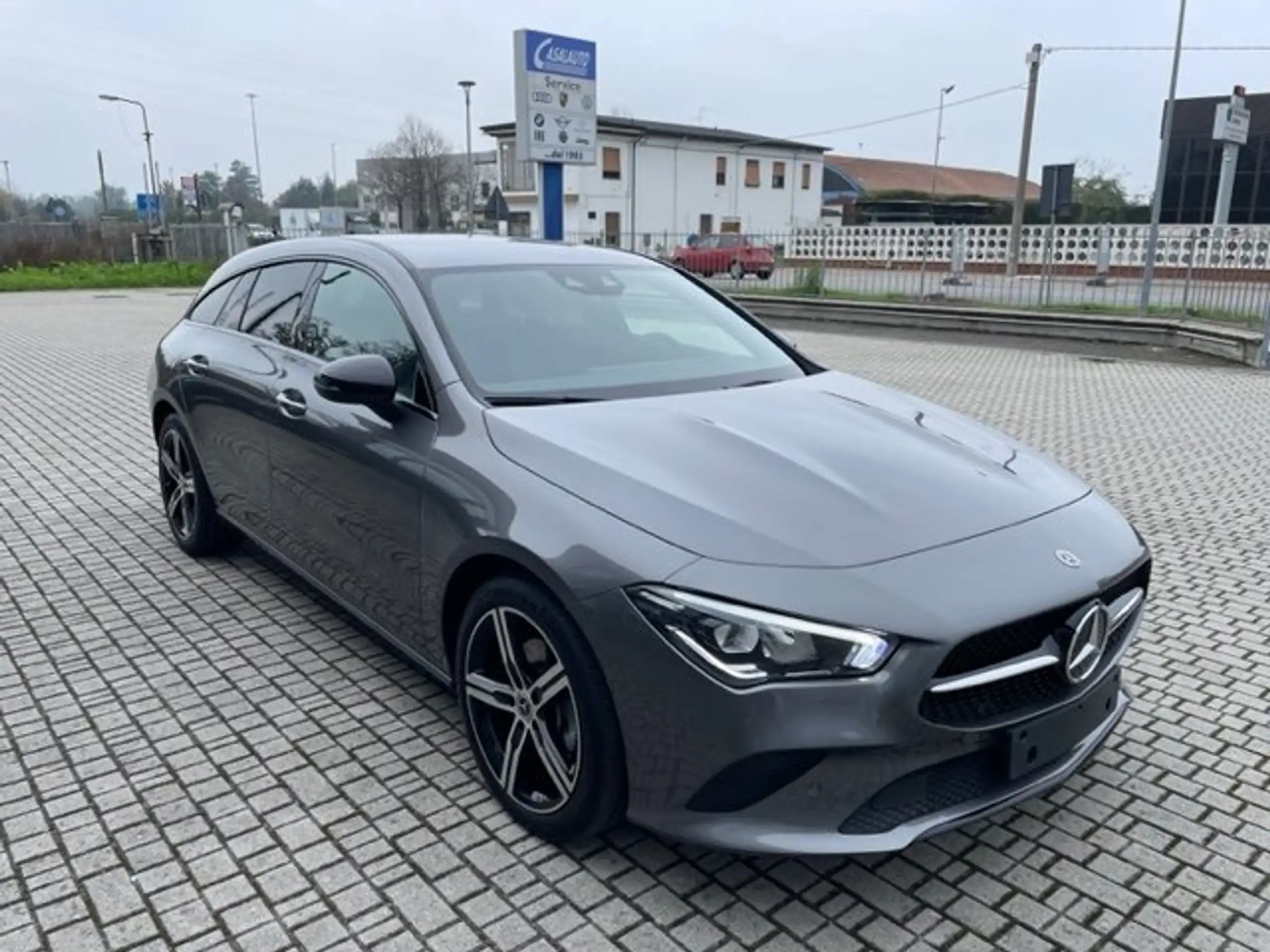 Mercedes-Benz - CLA 180