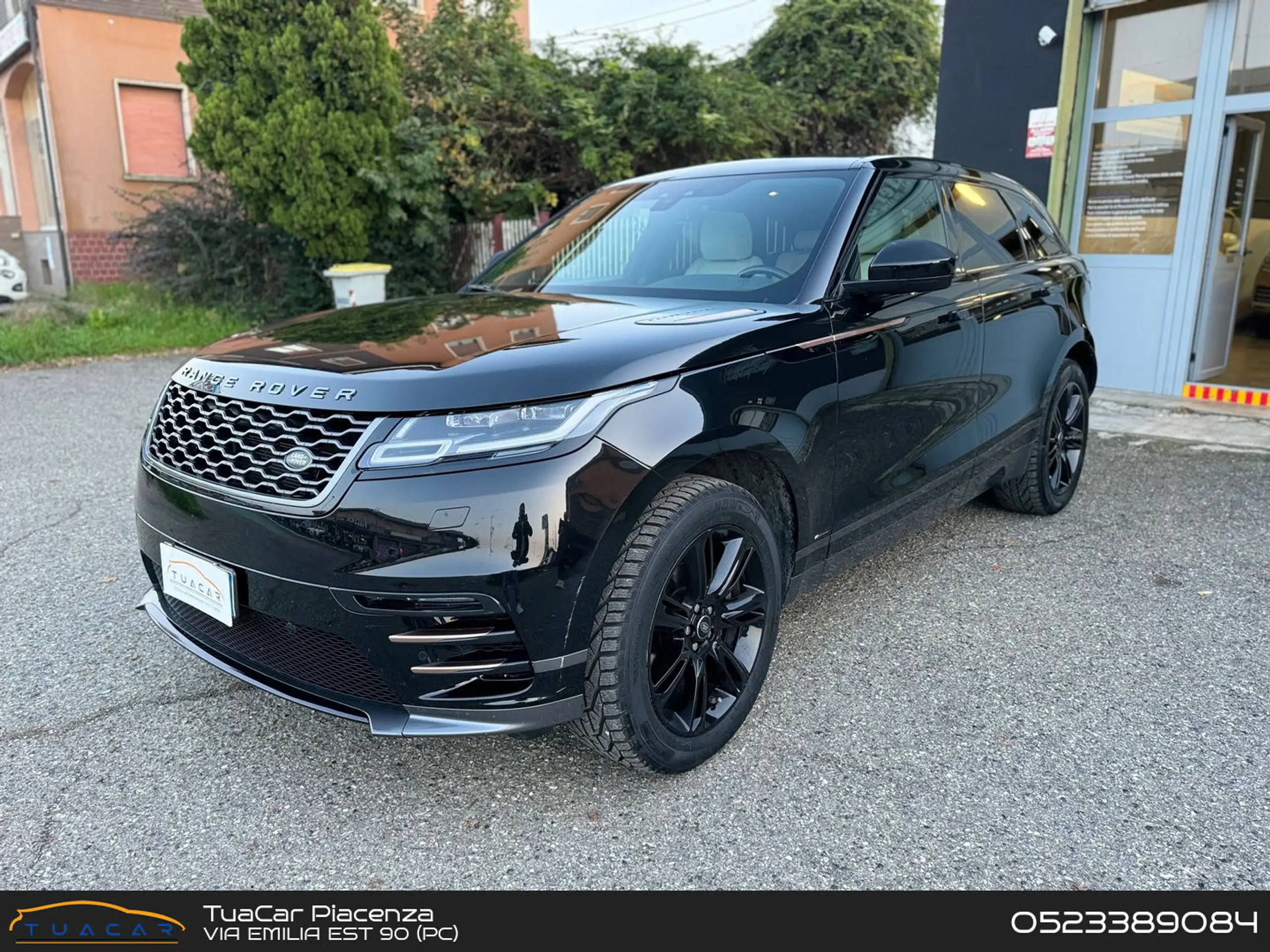 Land Rover - Range Rover Velar