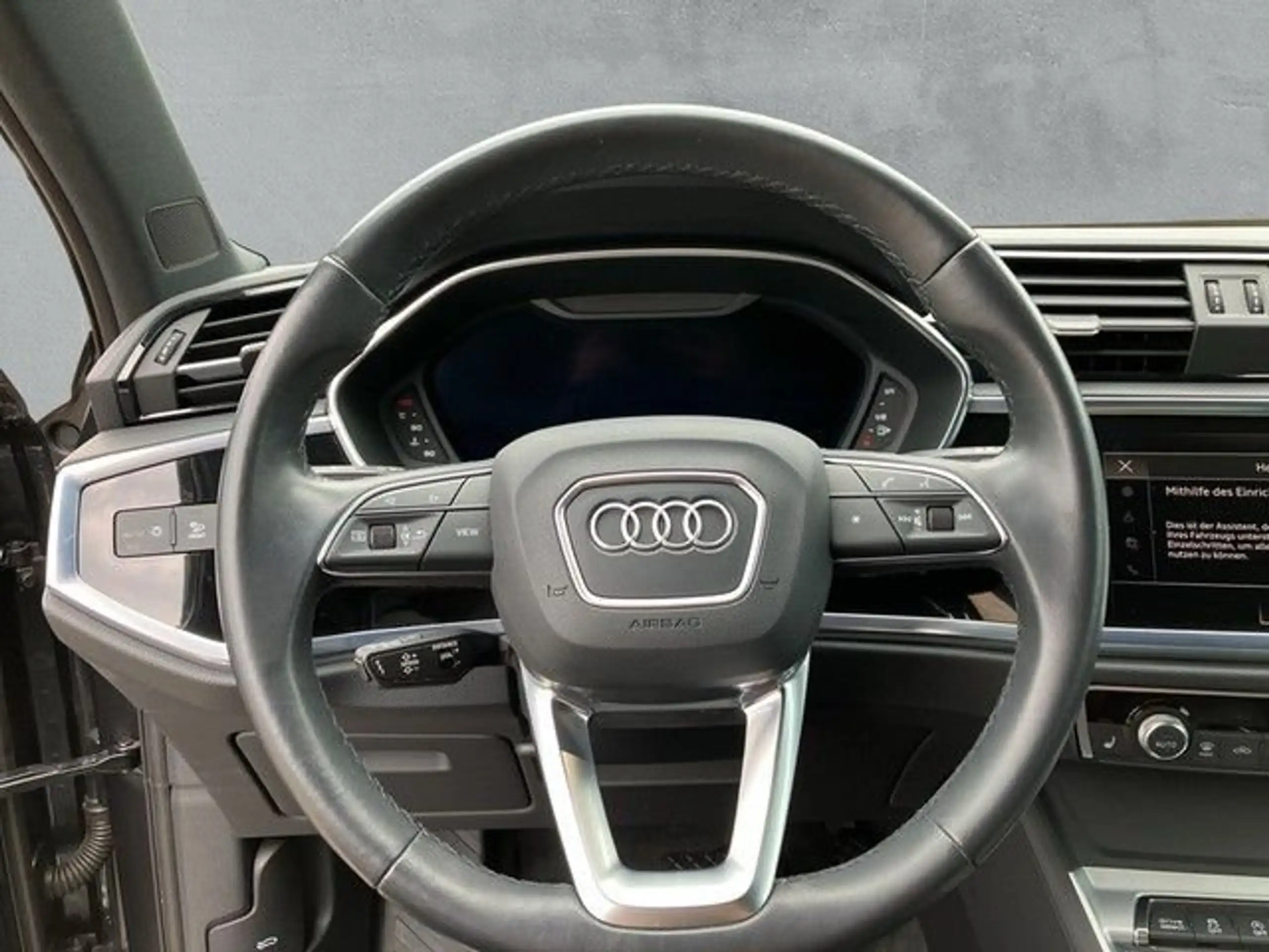 Audi - Q3