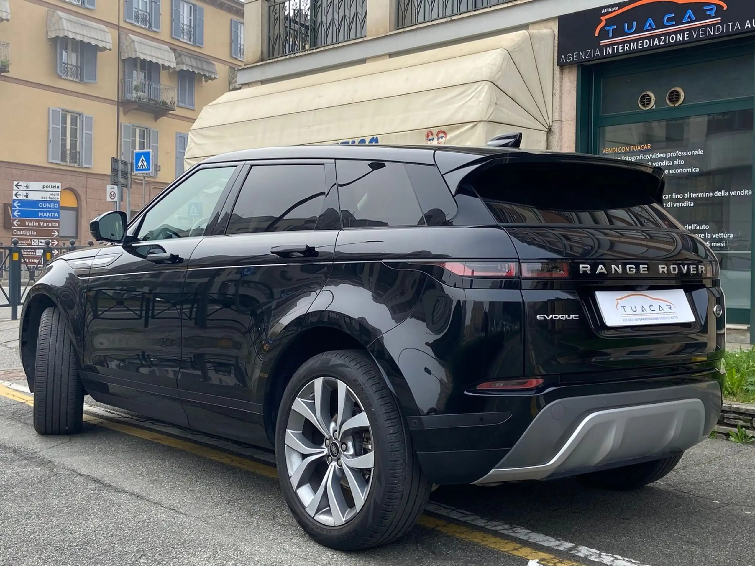 Land Rover - Range Rover Evoque