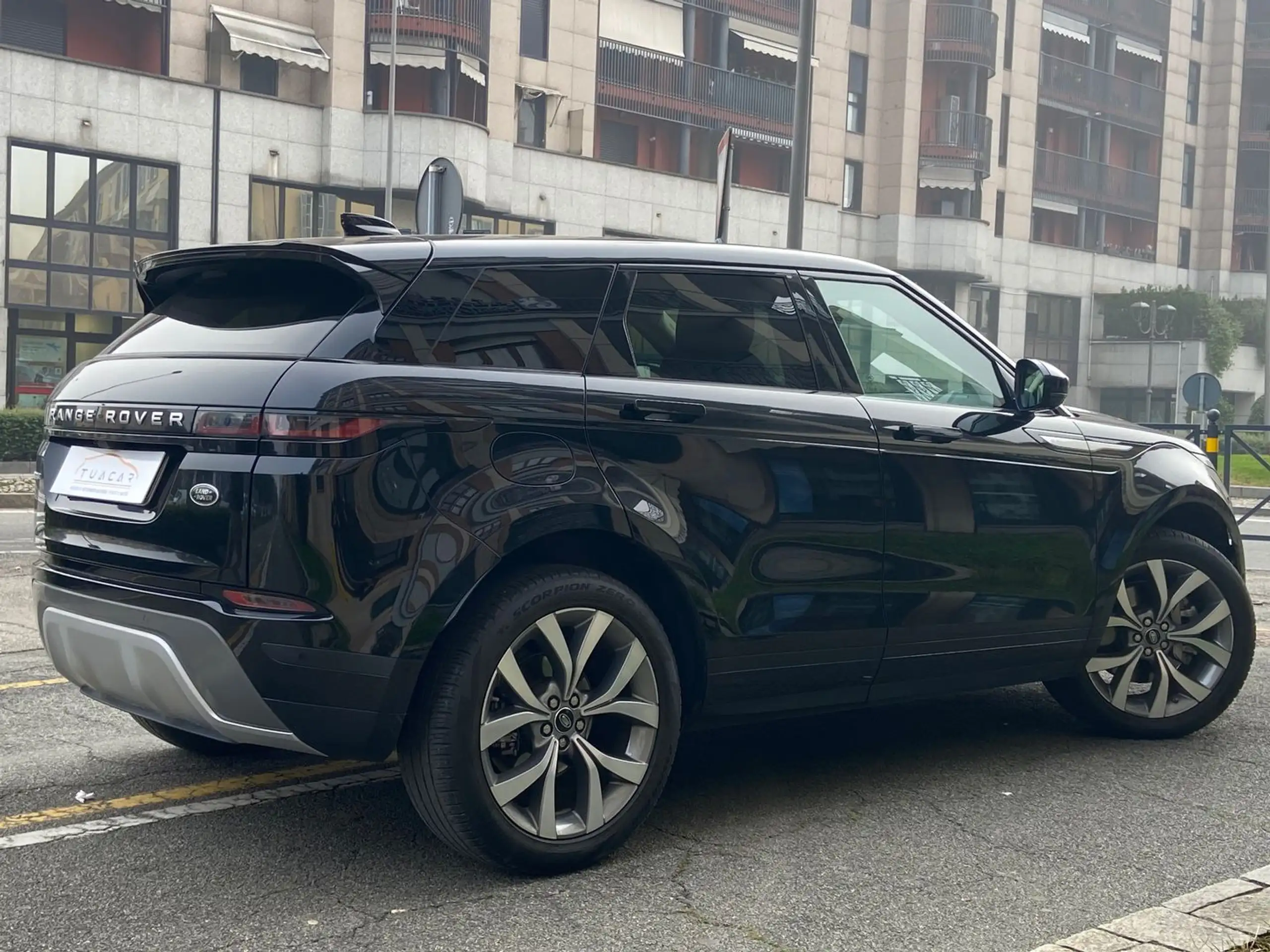 Land Rover - Range Rover Evoque