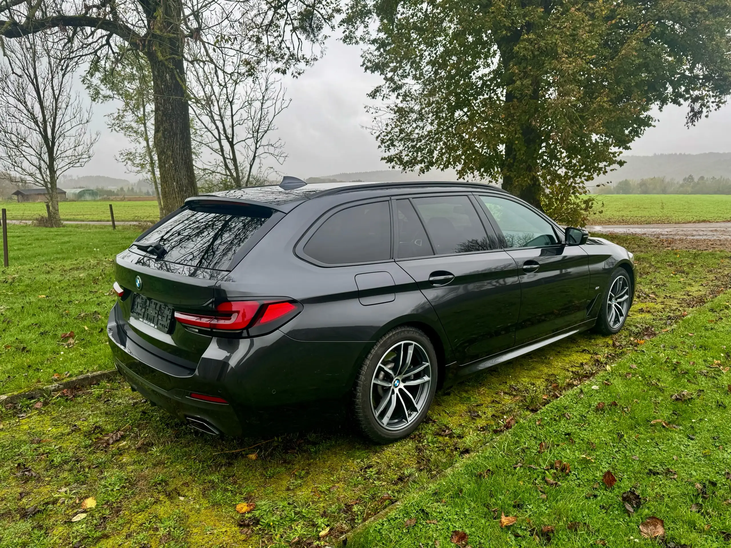 BMW - 518