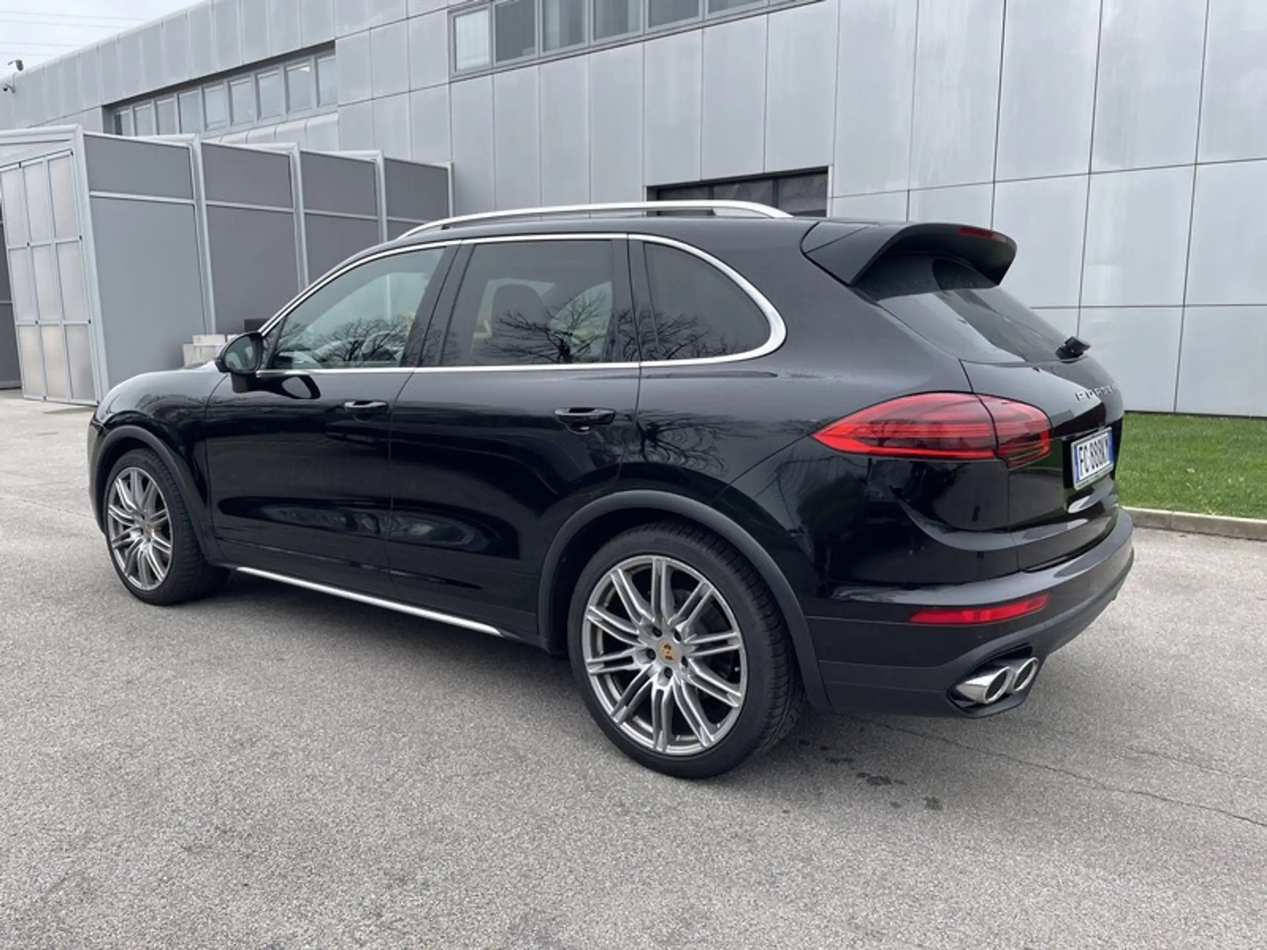 Porsche - Cayenne