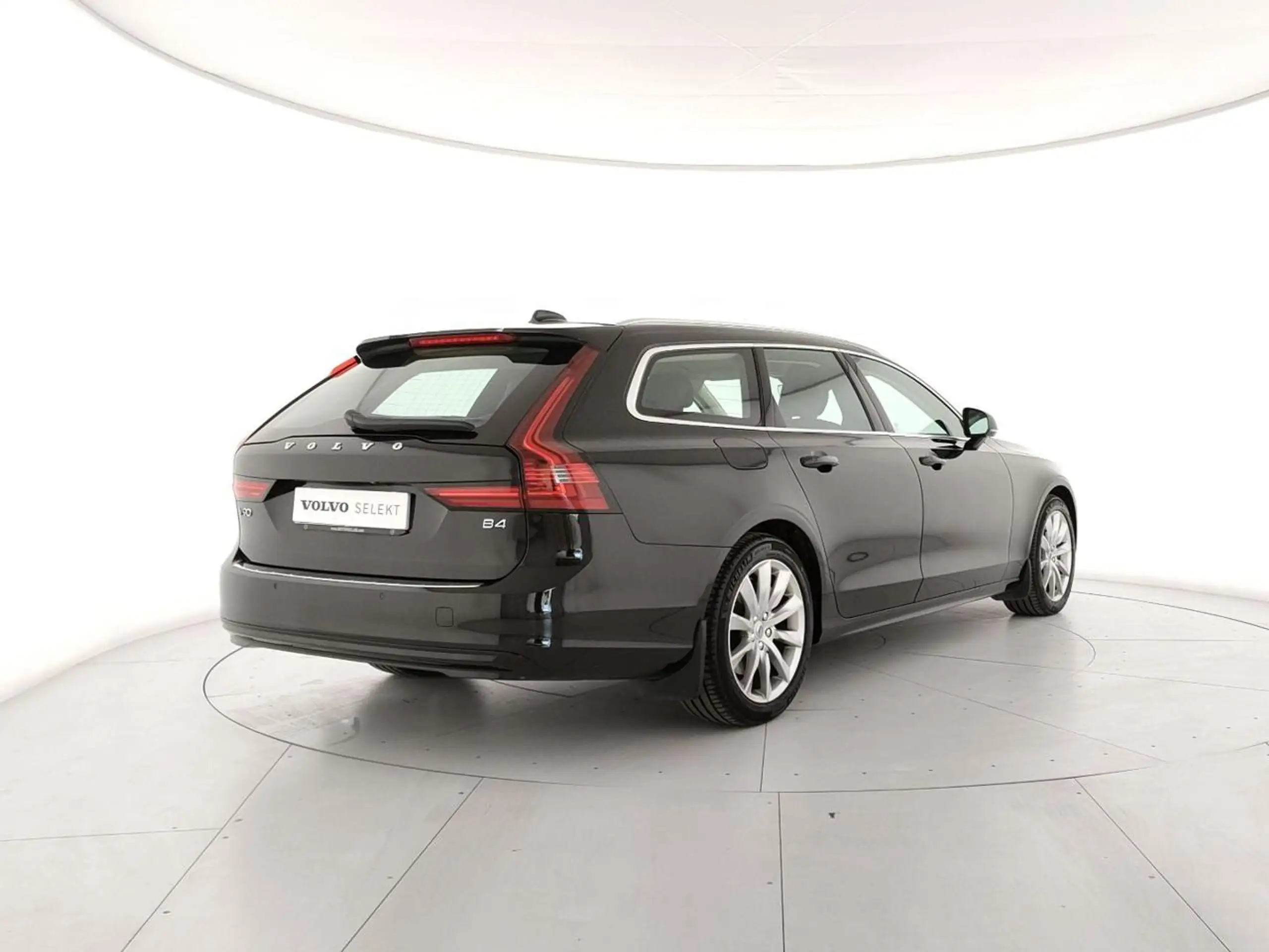 Volvo - V90