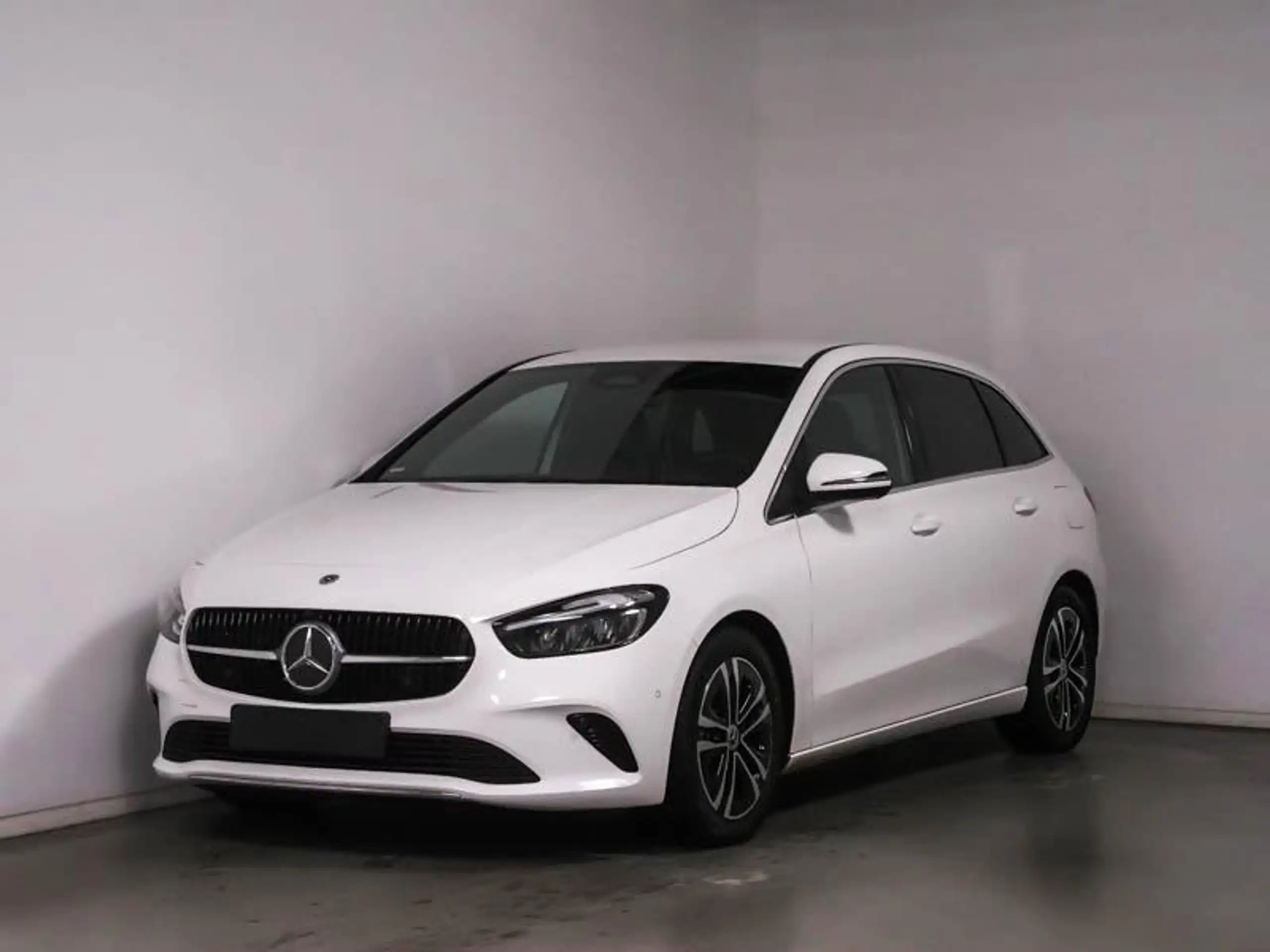 Mercedes-Benz B 200 2023