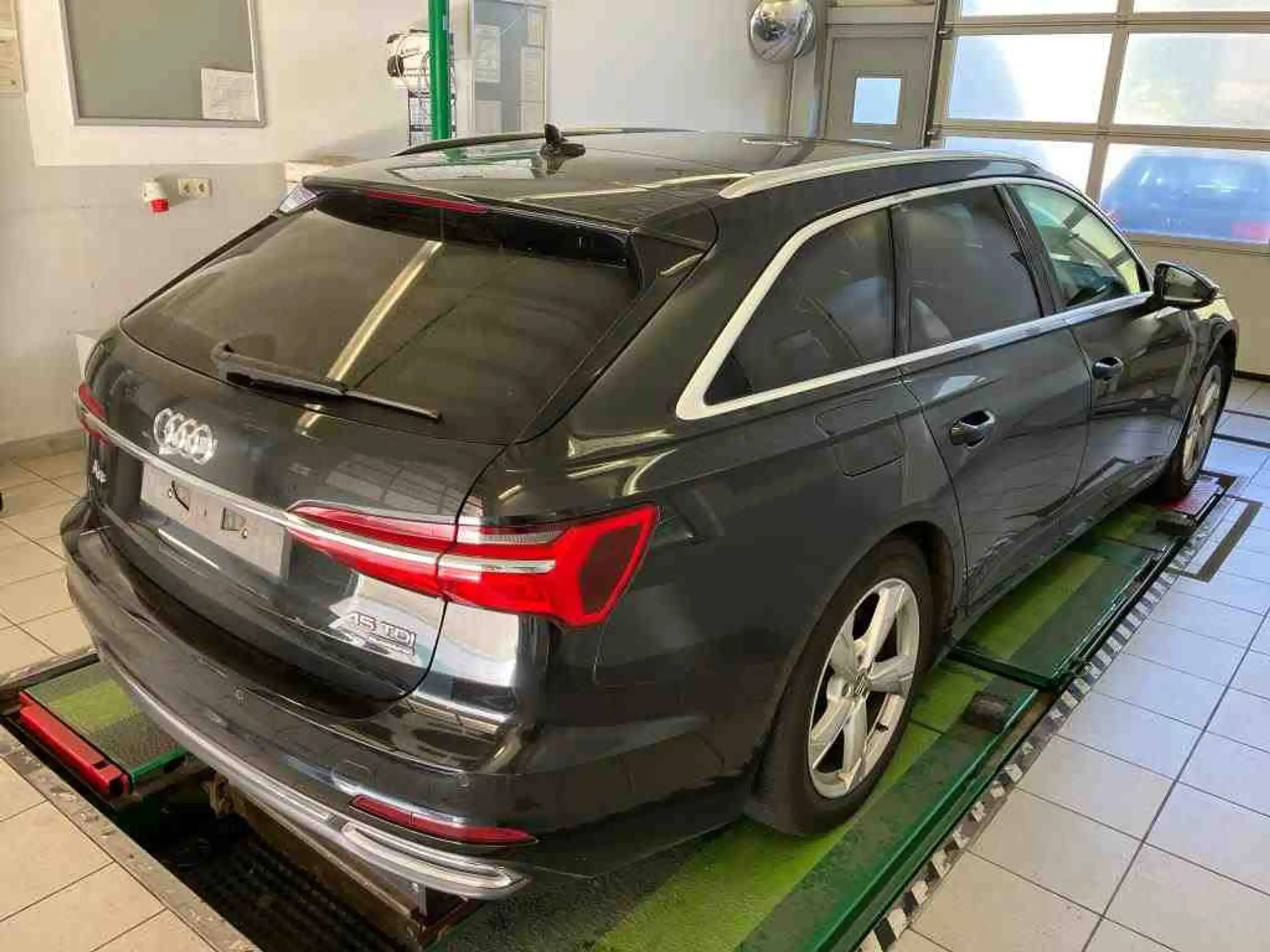 Audi - A6