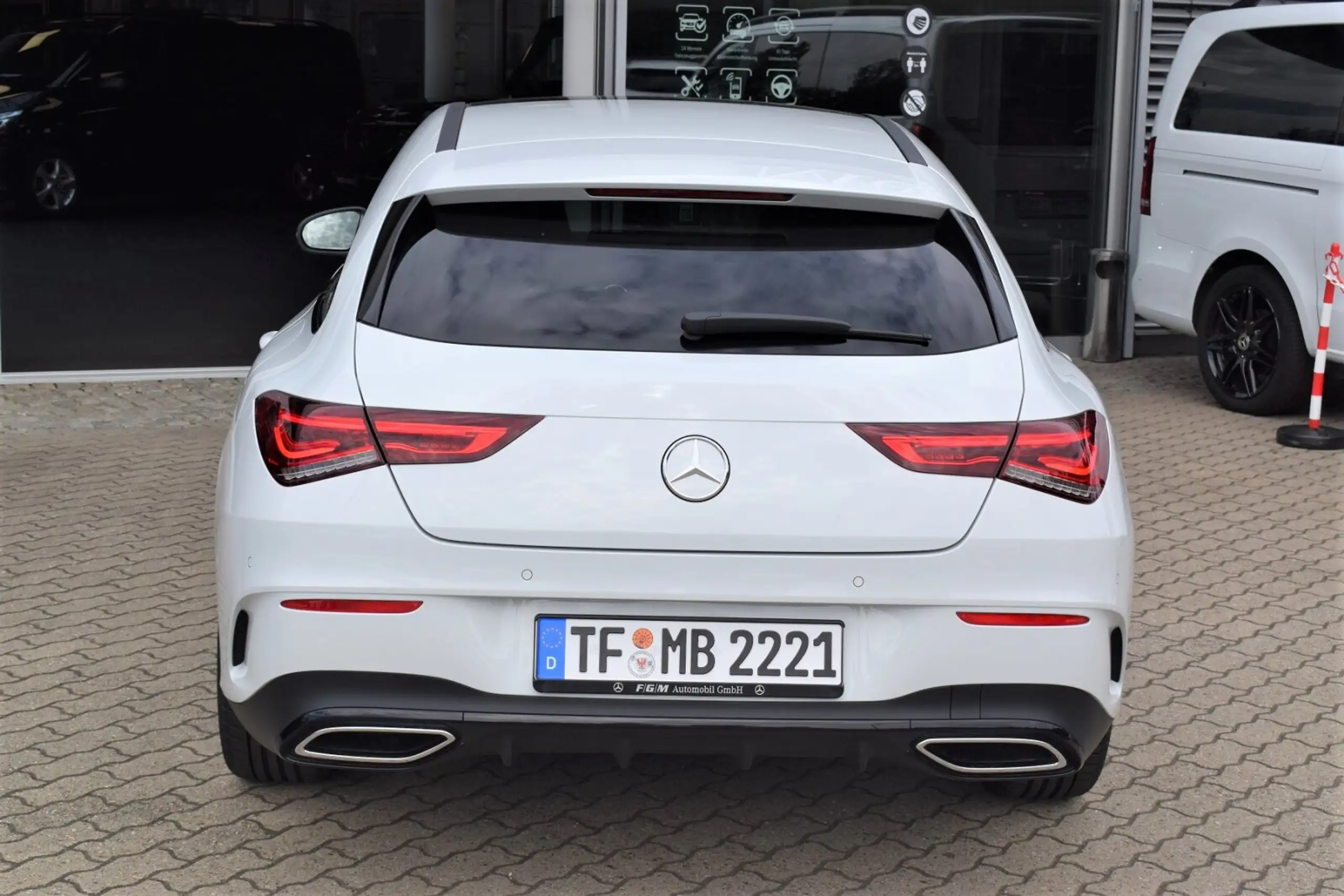 Mercedes-Benz - CLA 200