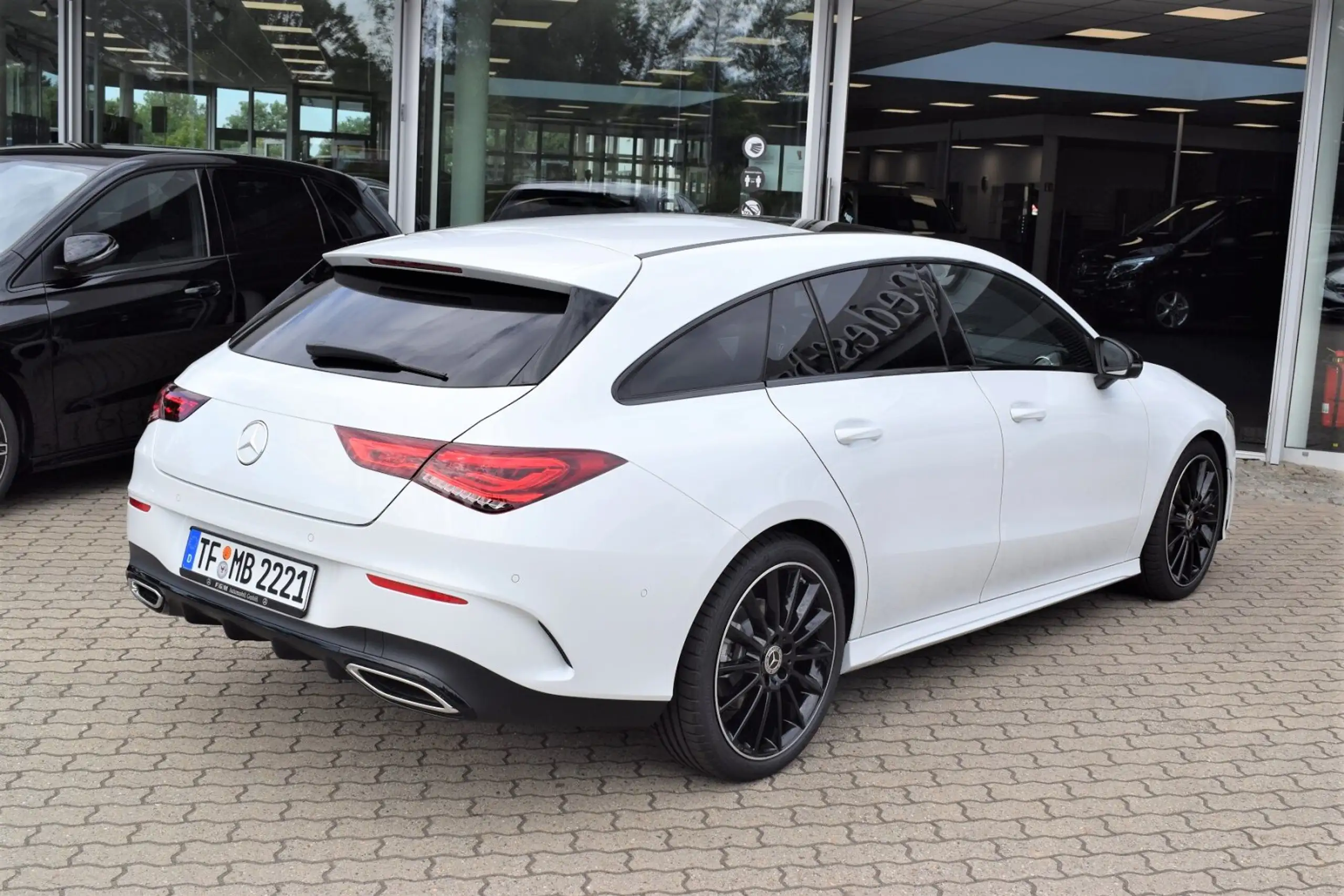 Mercedes-Benz - CLA 200