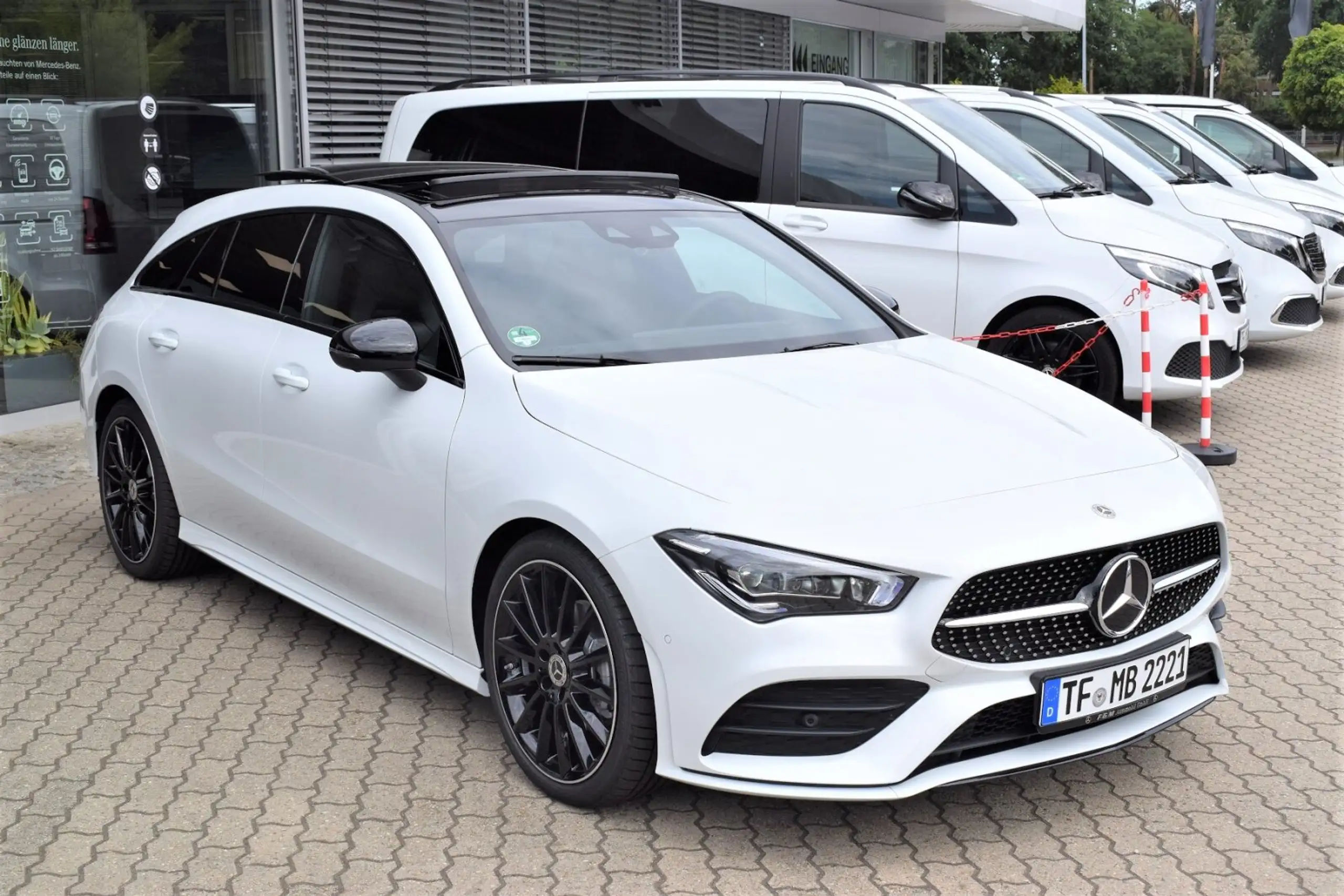 Mercedes-Benz - CLA 200