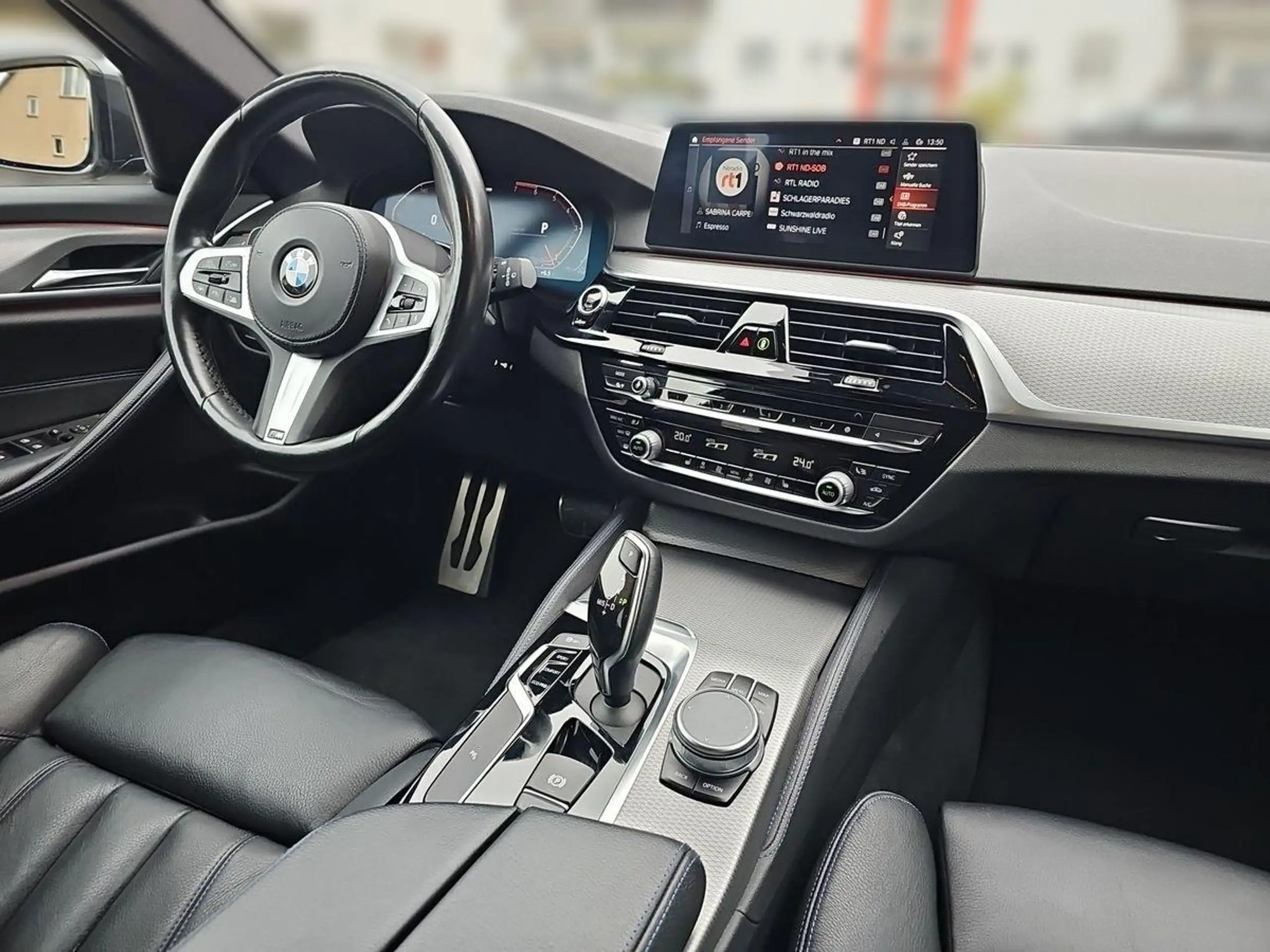 BMW - 530