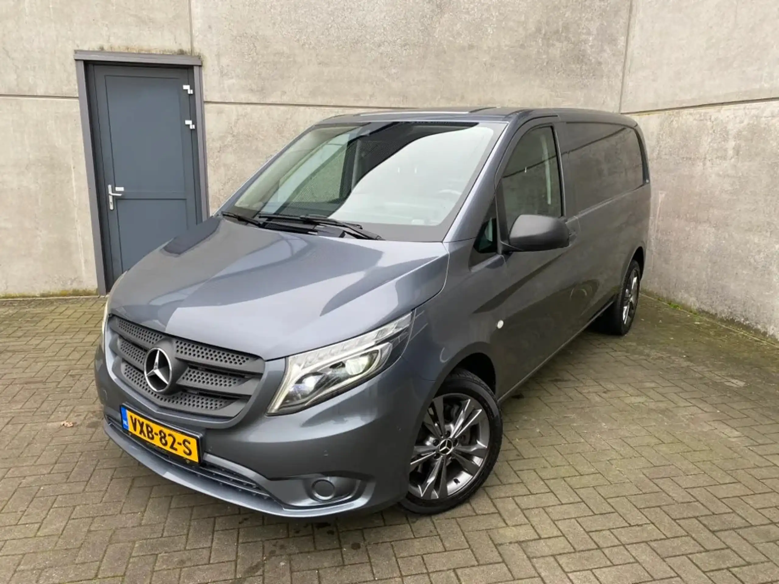 Mercedes-Benz - Vito