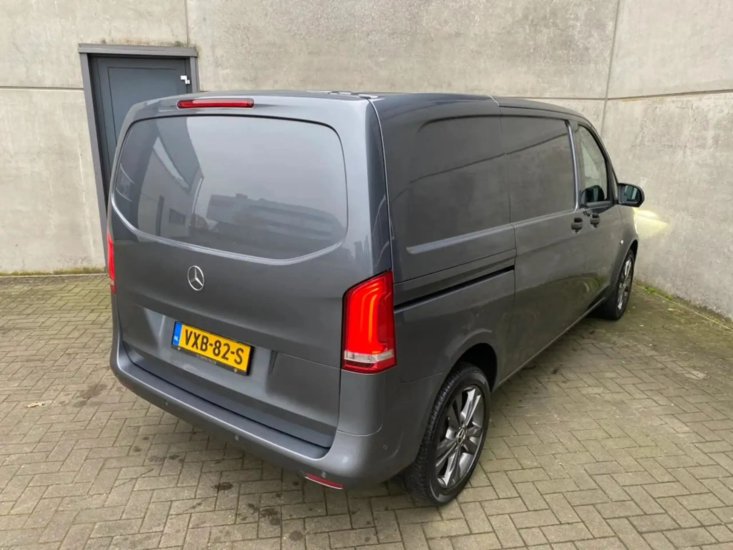 Mercedes-Benz - Vito