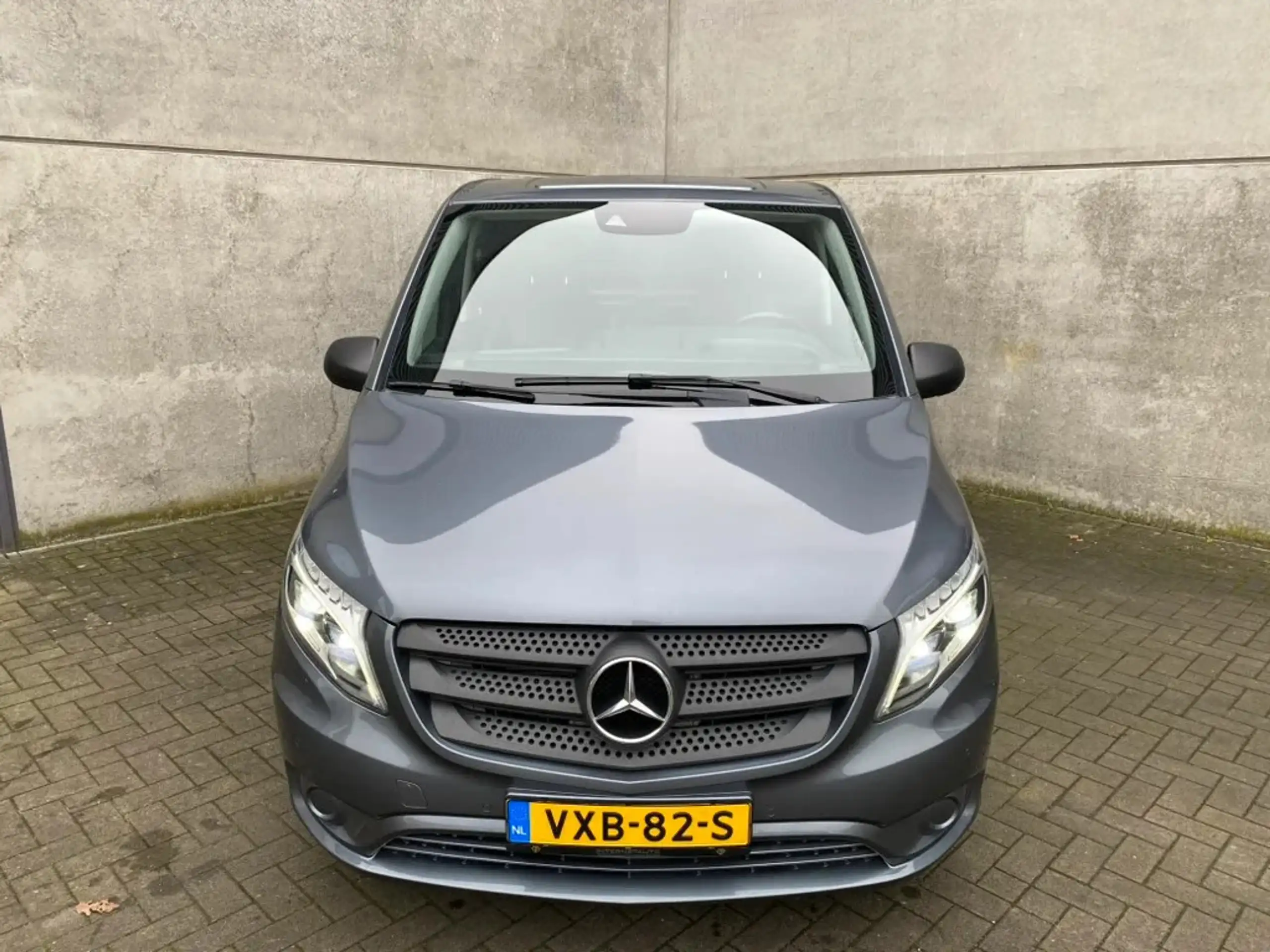 Mercedes-Benz - Vito