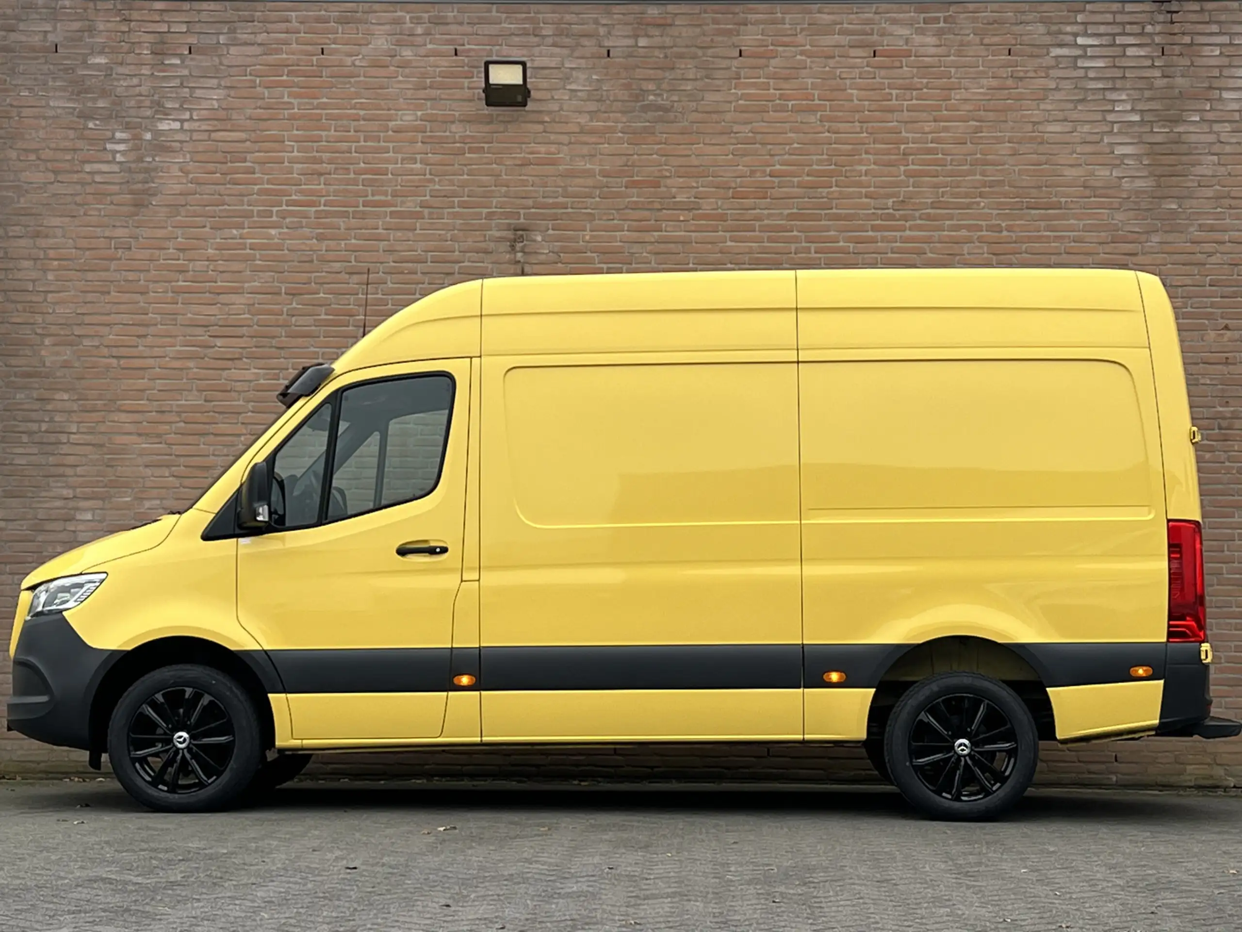 Mercedes-Benz - Sprinter