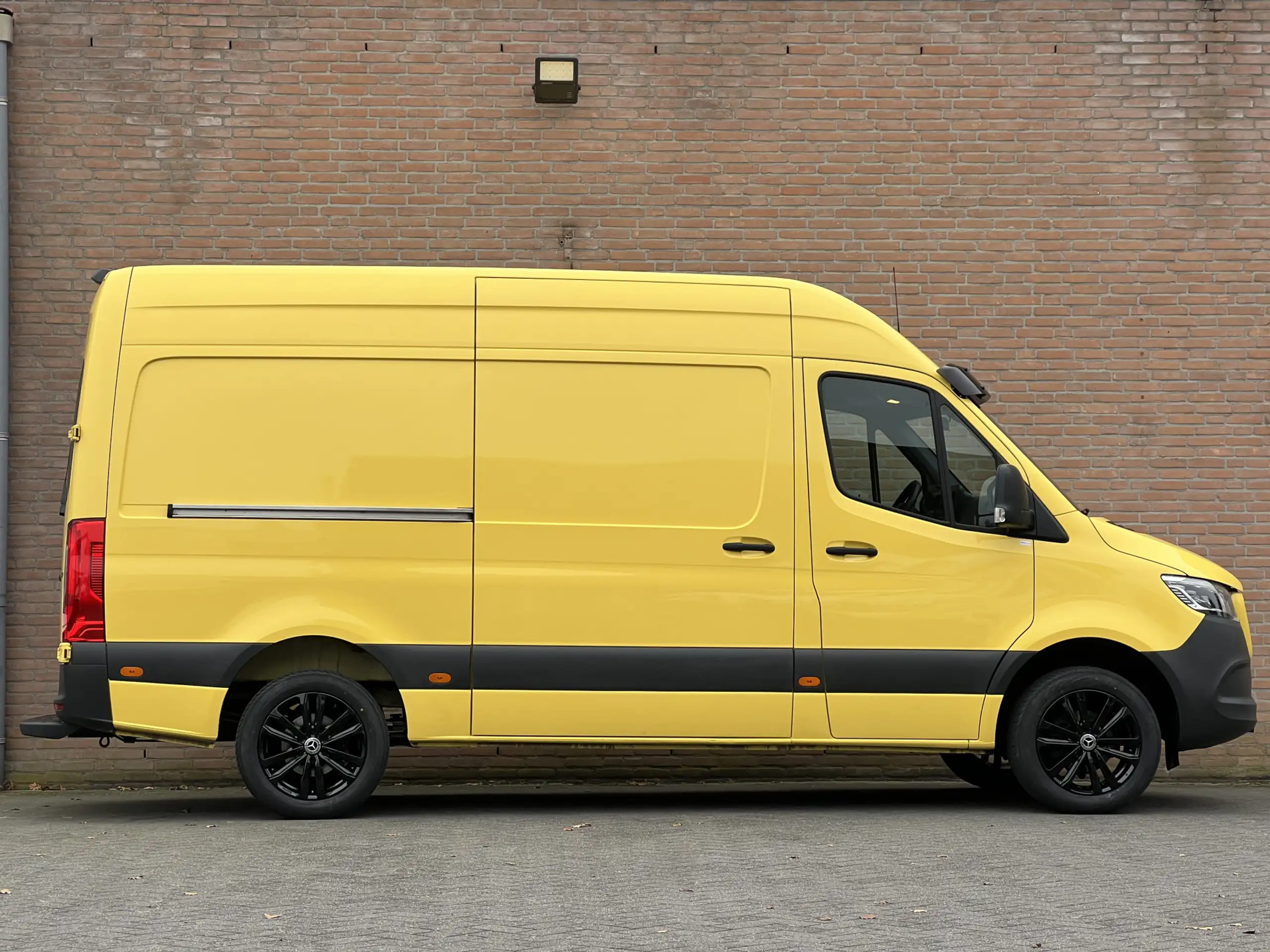 Mercedes-Benz - Sprinter