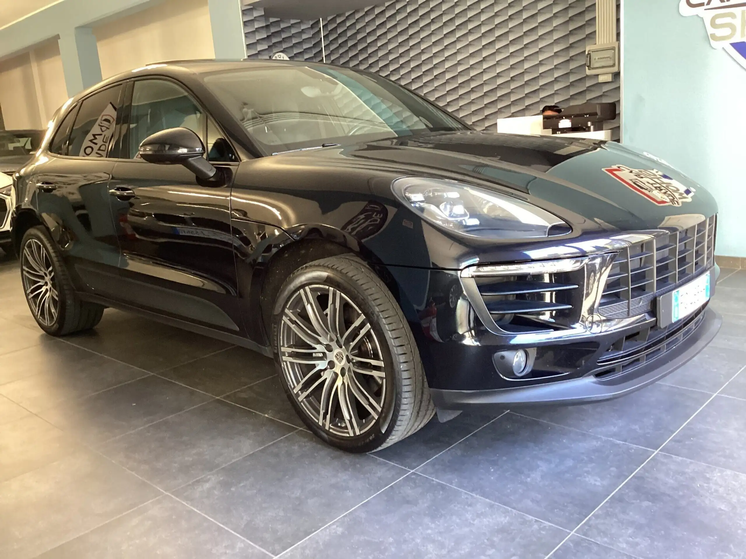 Porsche - Macan