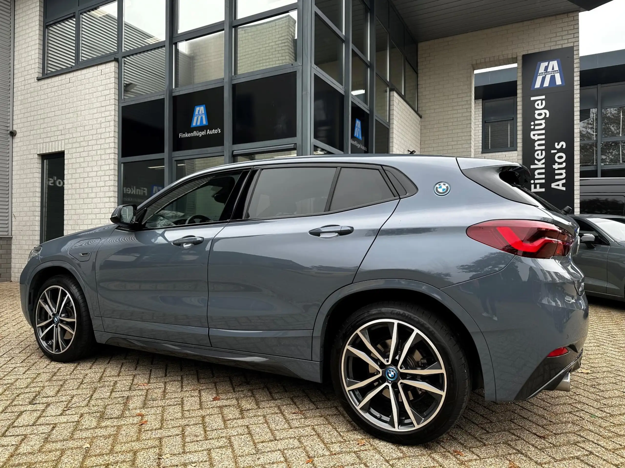 BMW - X2