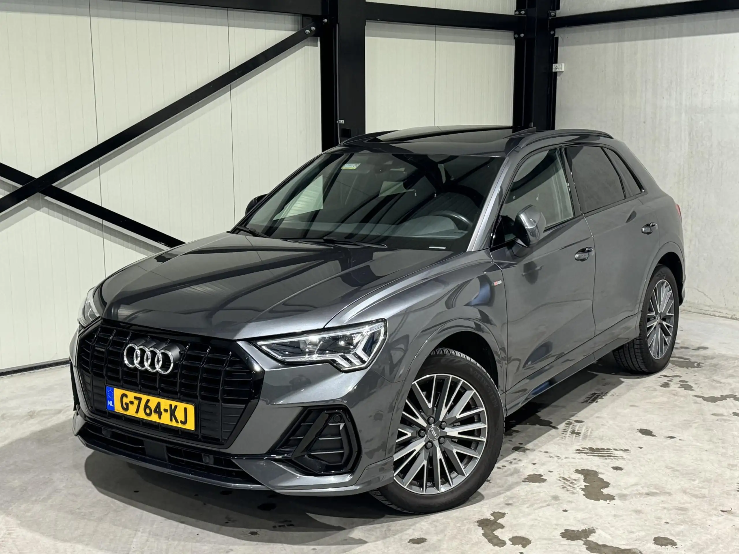 Audi - Q3