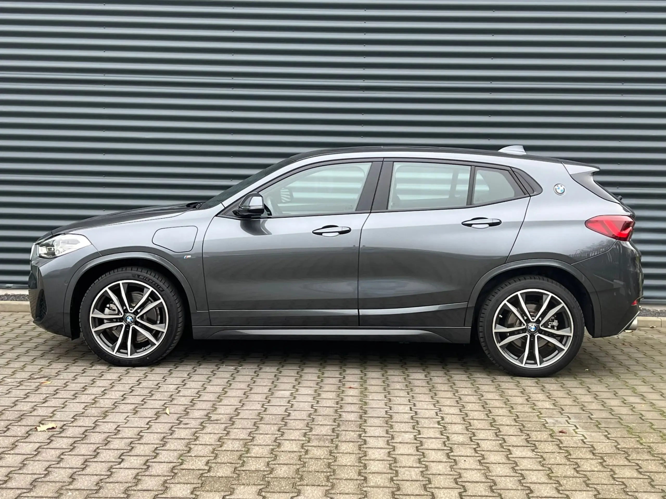 BMW - X2