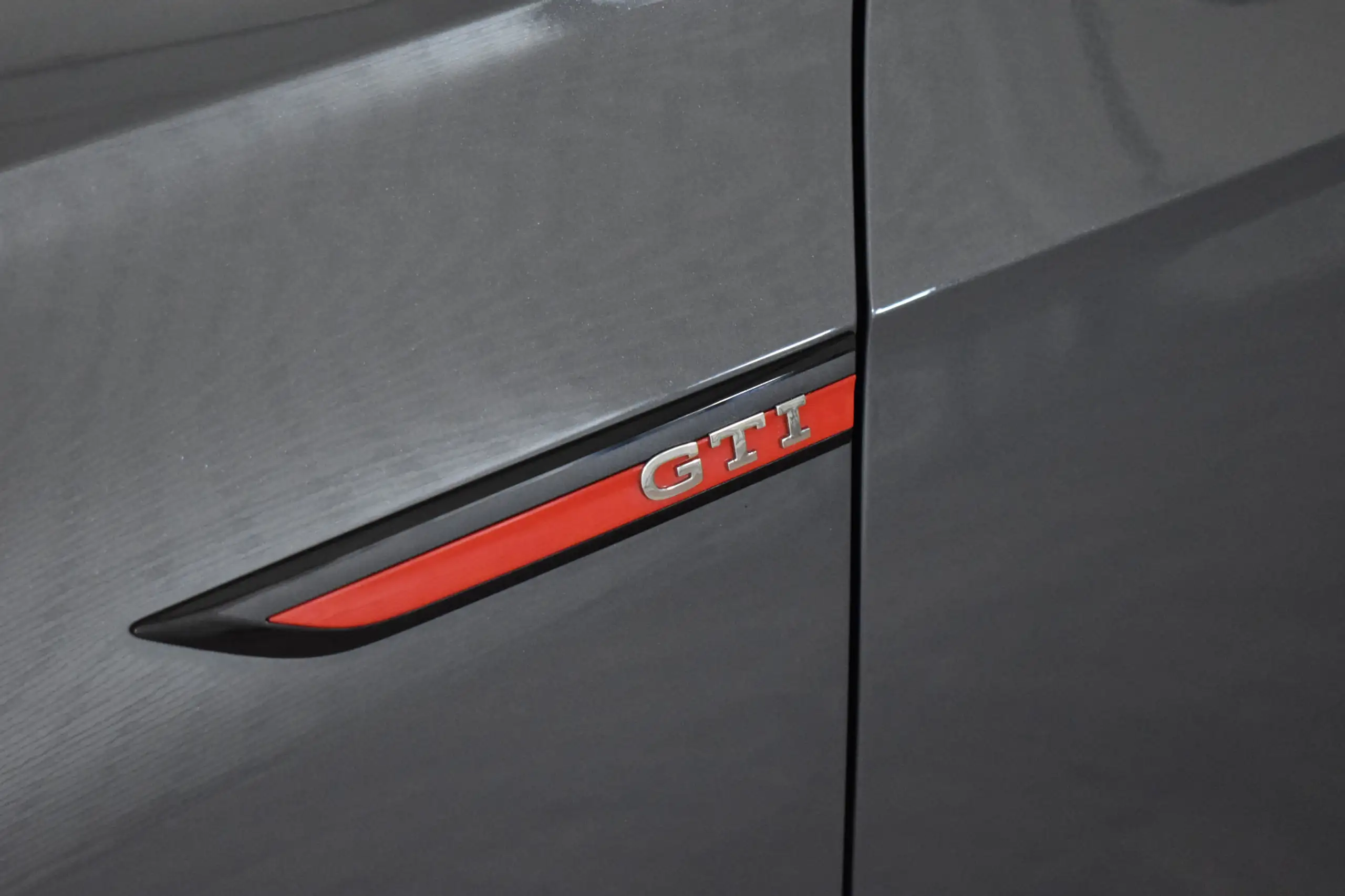 Volkswagen - Golf GTI