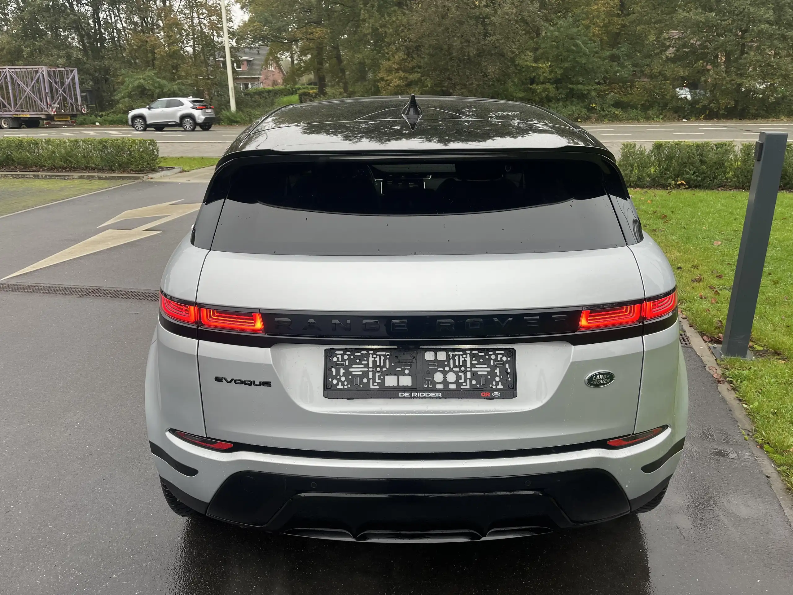 Land Rover - Range Rover Evoque