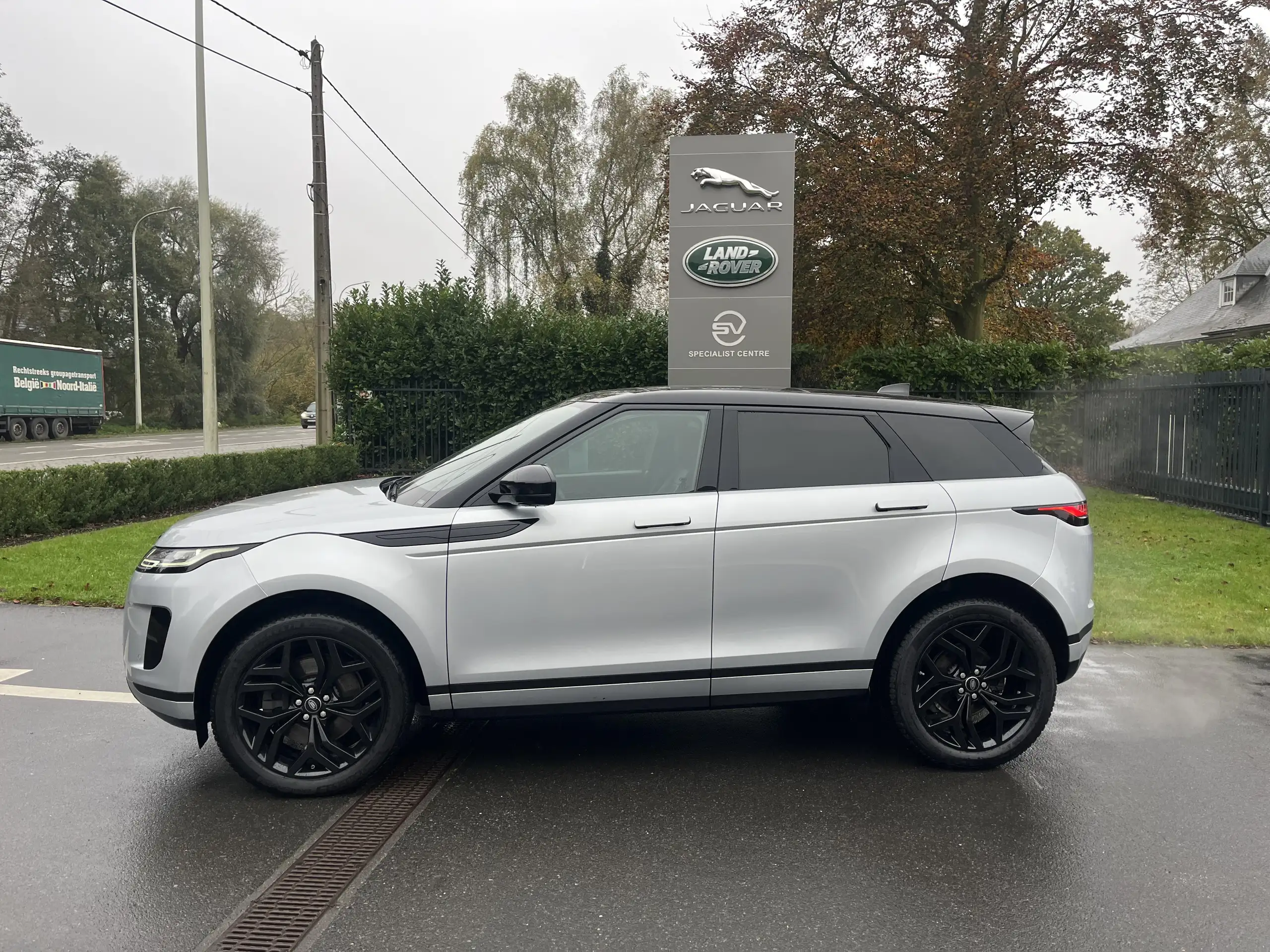 Land Rover - Range Rover Evoque