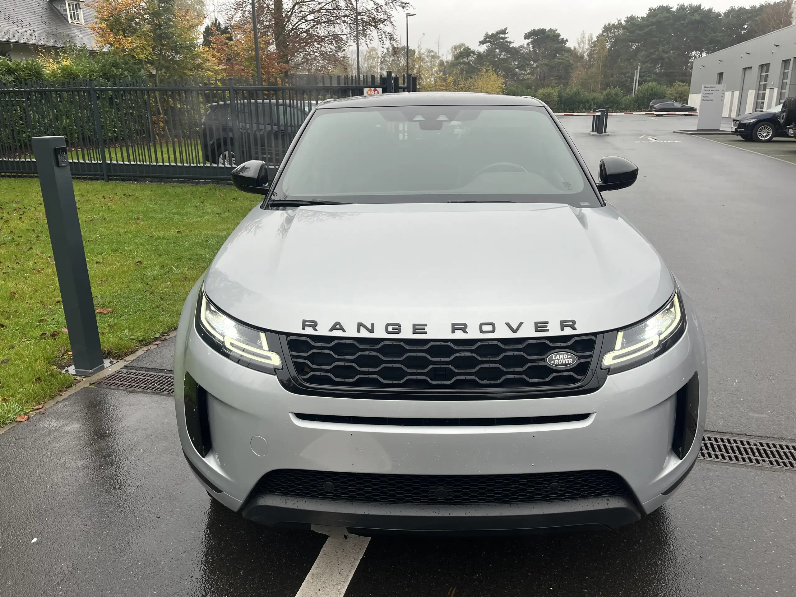 Land Rover - Range Rover Evoque