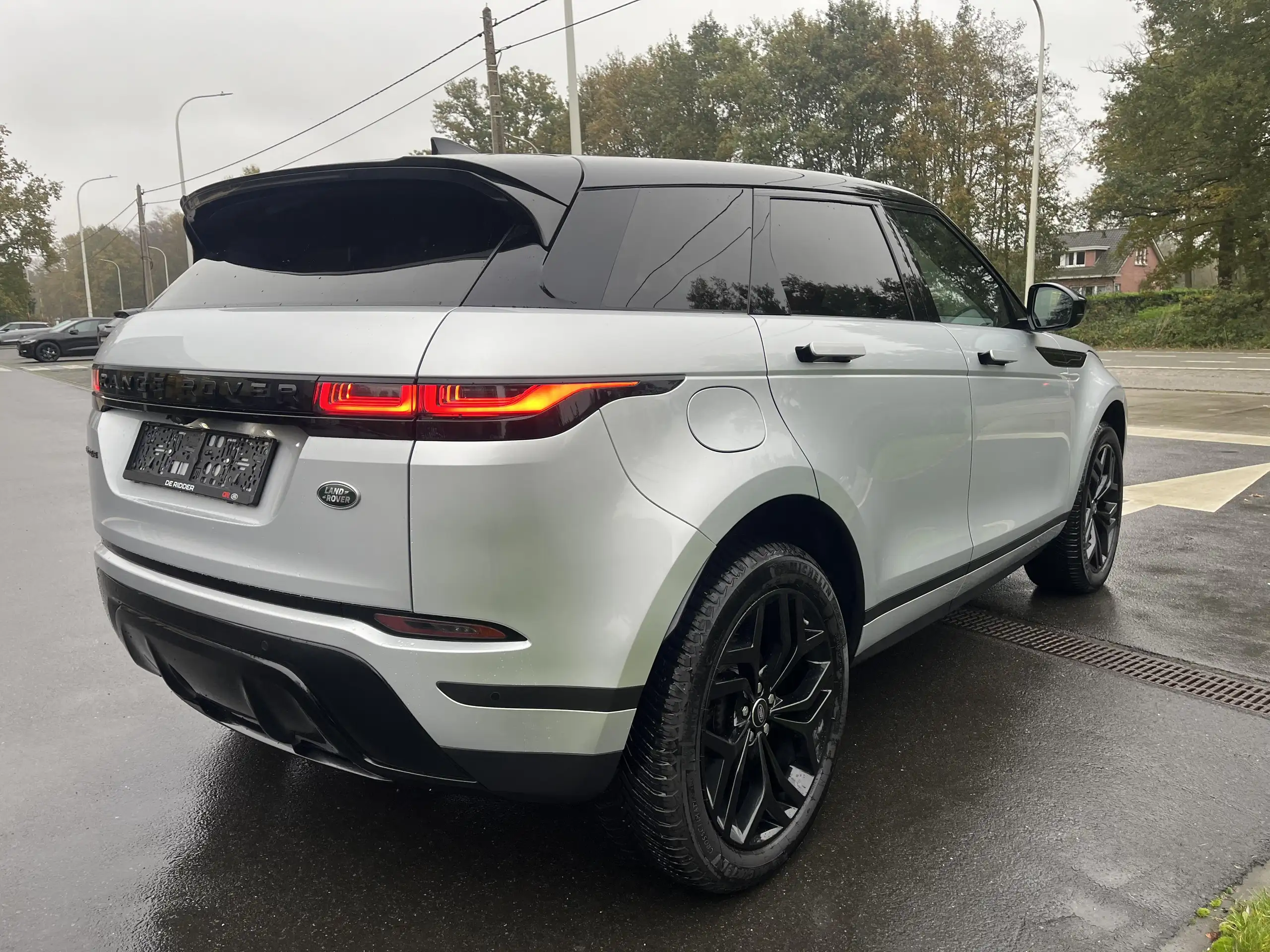 Land Rover - Range Rover Evoque