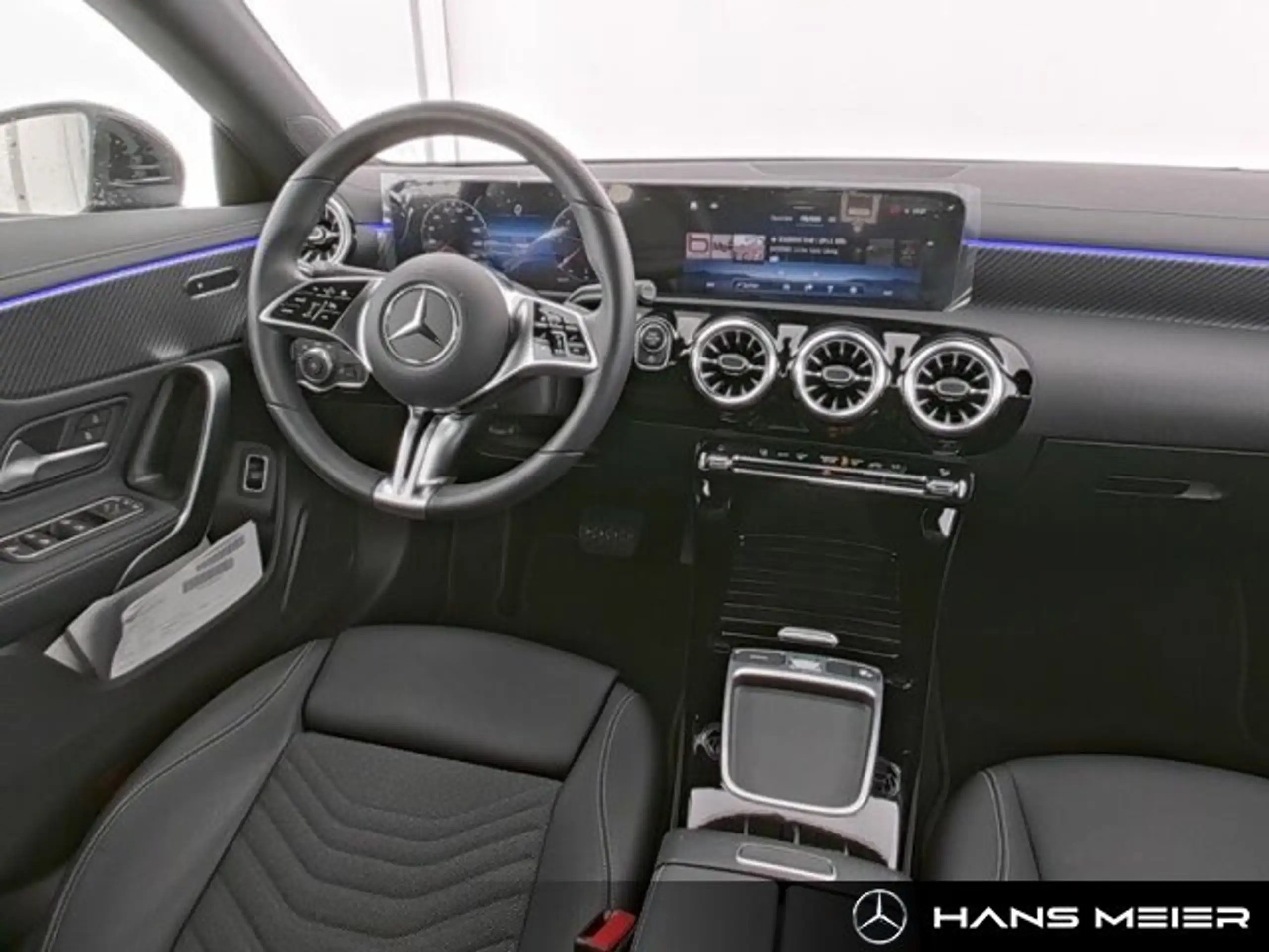 Mercedes-Benz - CLA 180