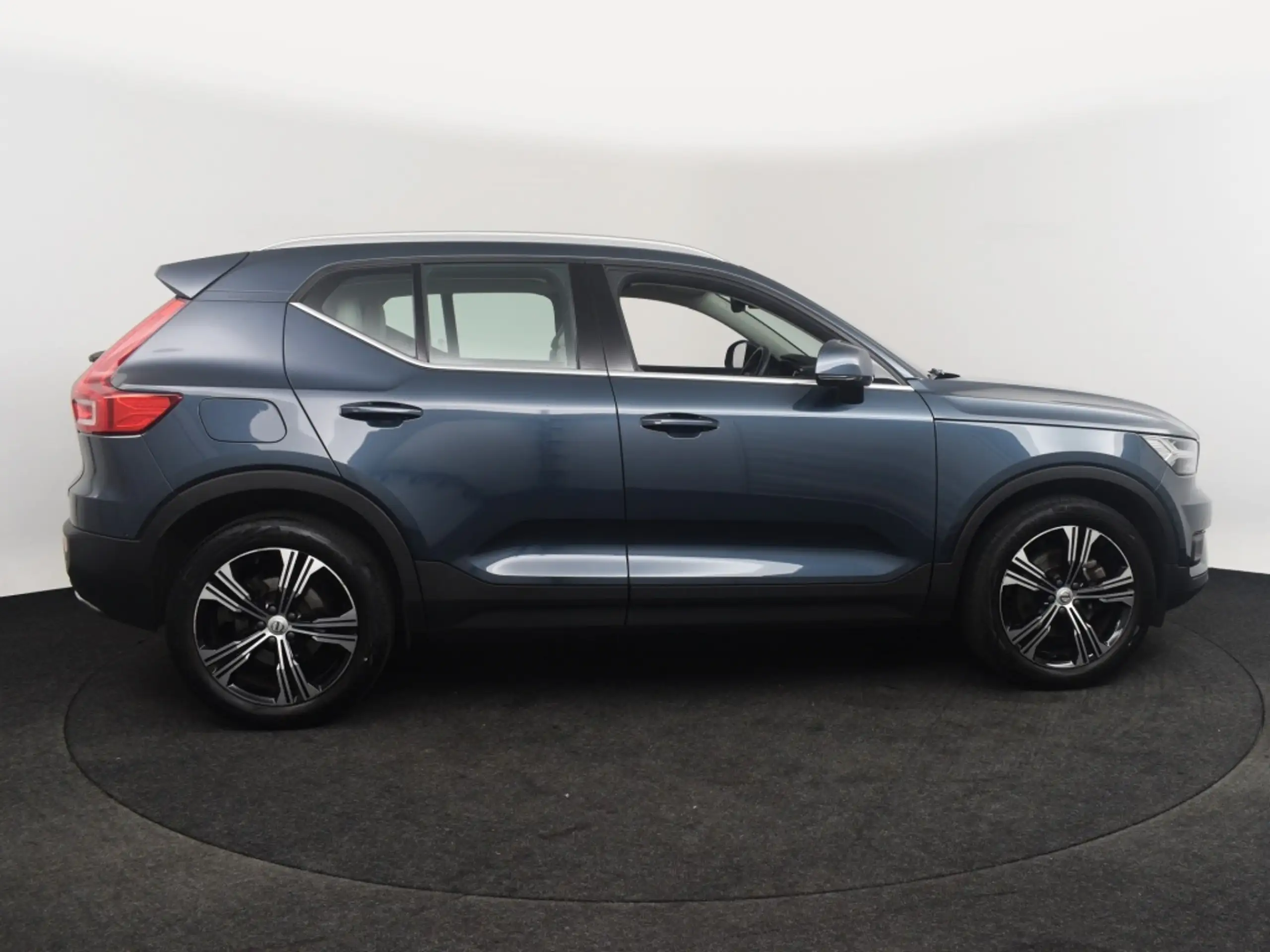 Volvo - XC40