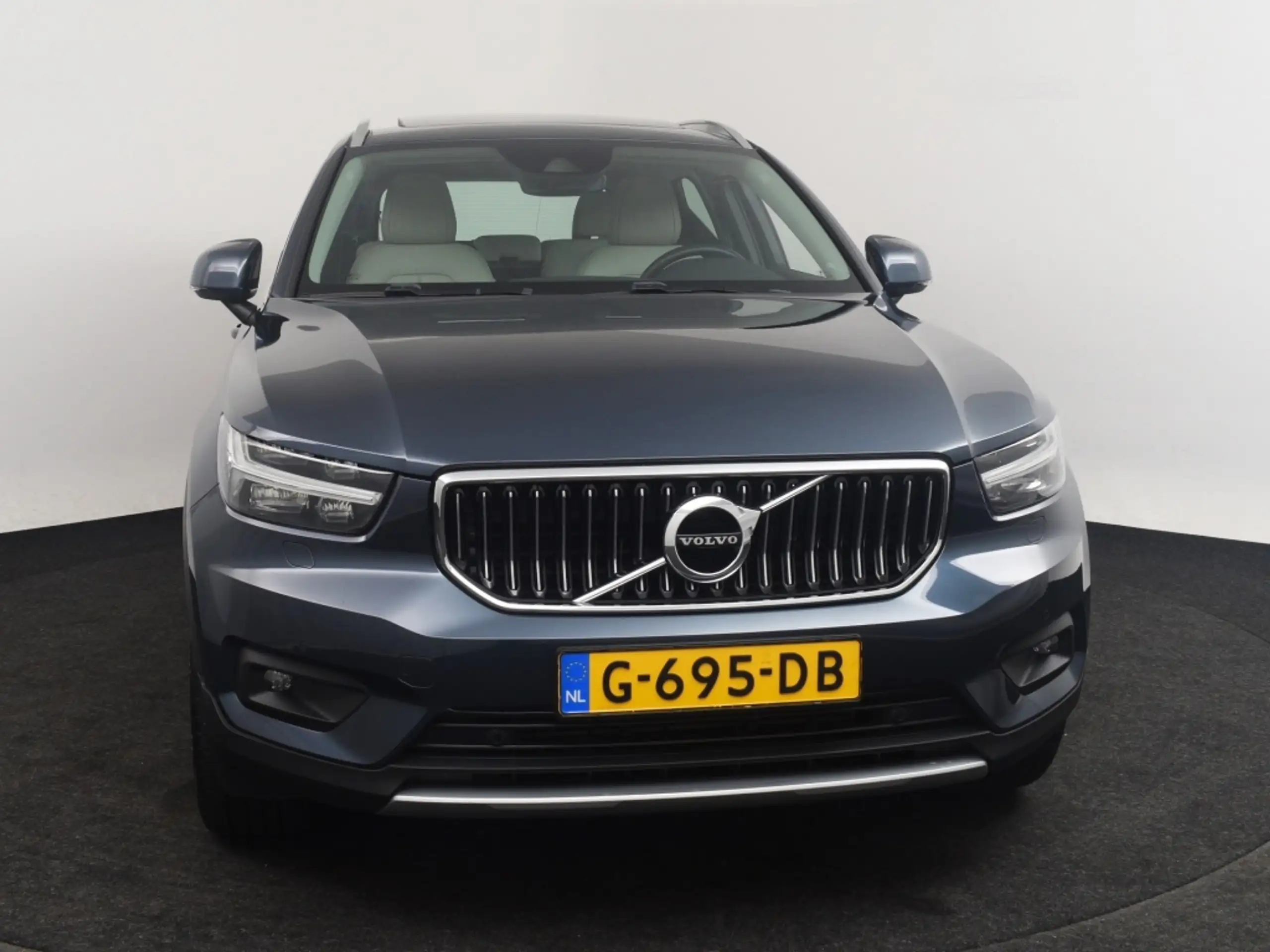 Volvo - XC40