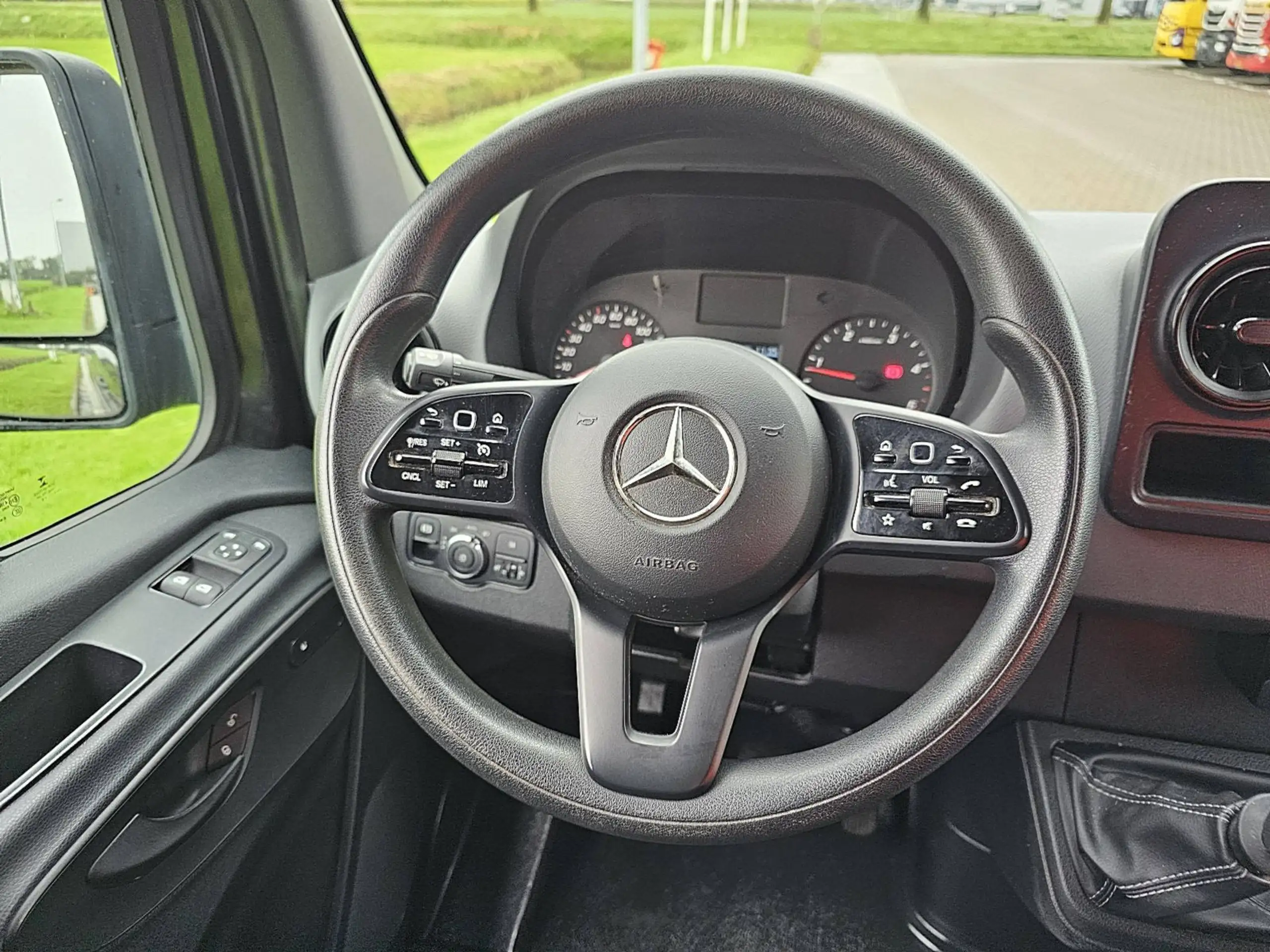 Mercedes-Benz - Sprinter