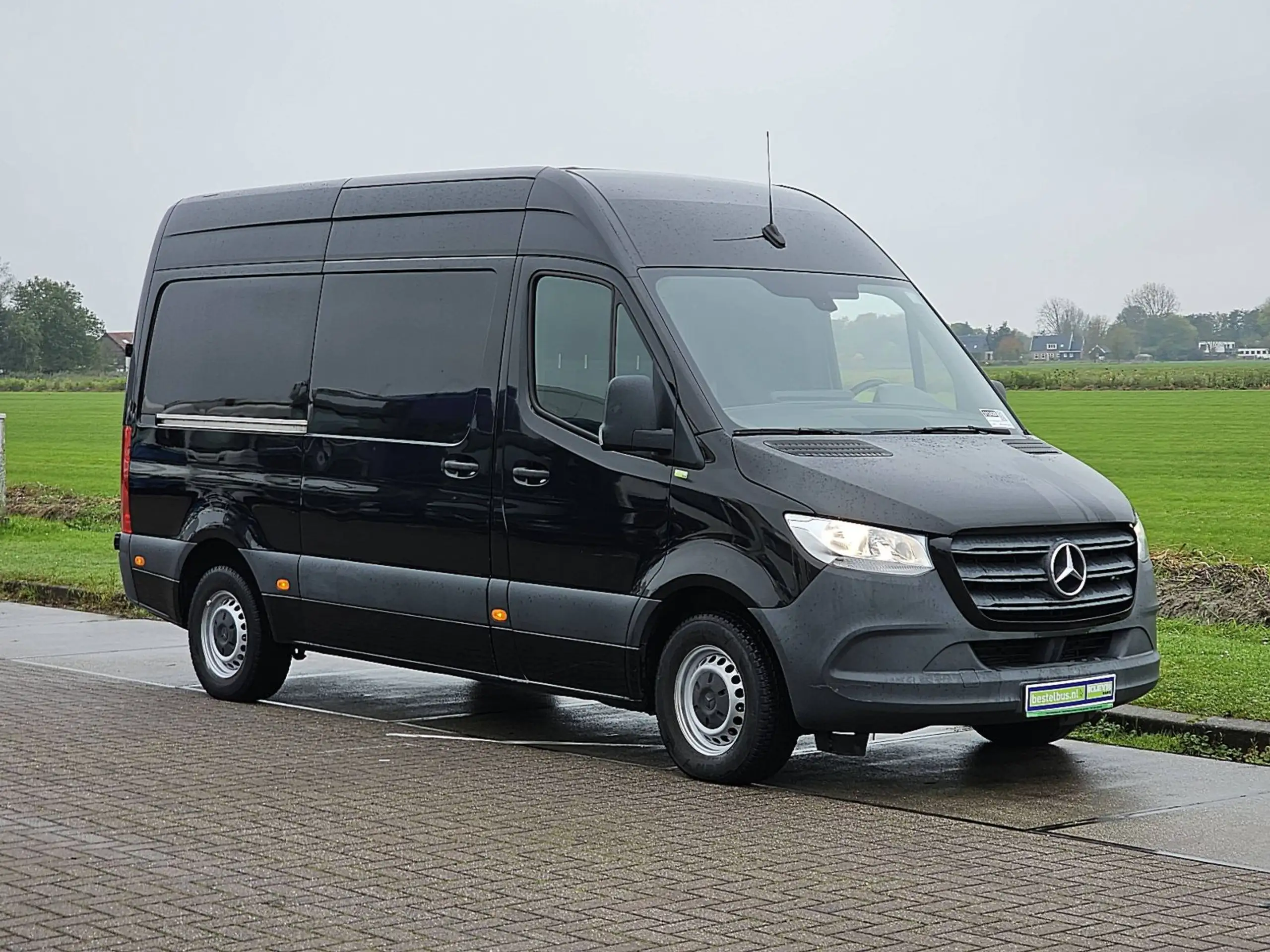 Mercedes-Benz - Sprinter