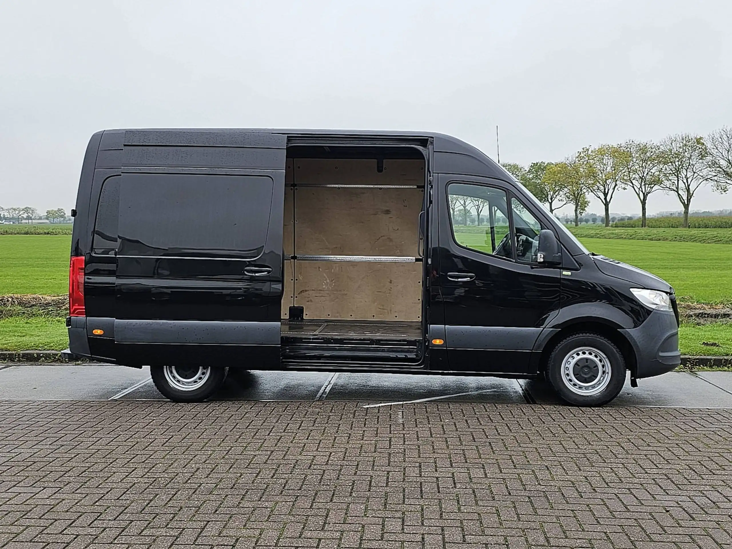 Mercedes-Benz - Sprinter