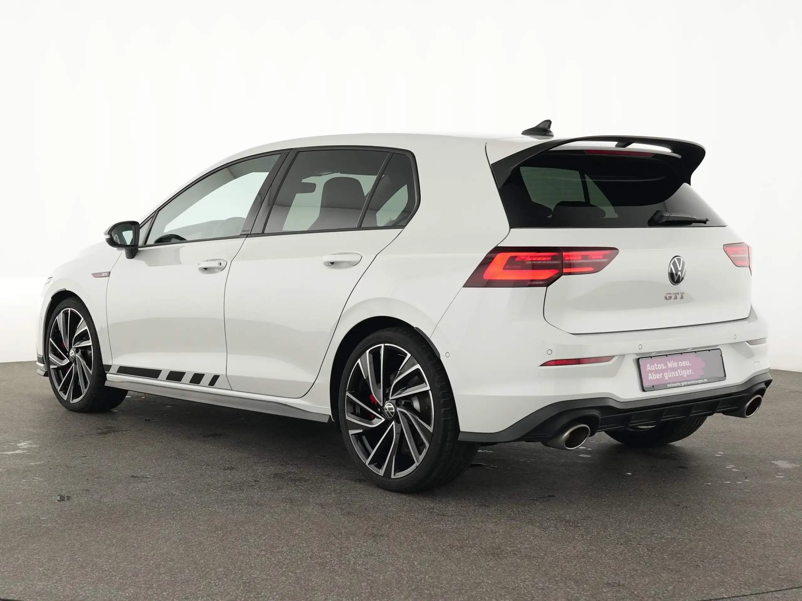 Volkswagen - Golf GTI