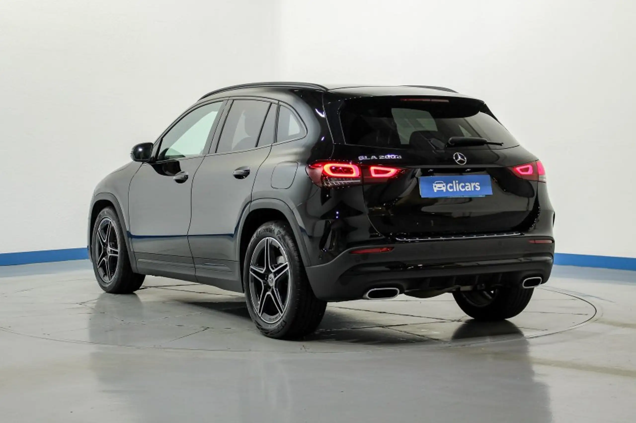 Mercedes-Benz - GLA 200