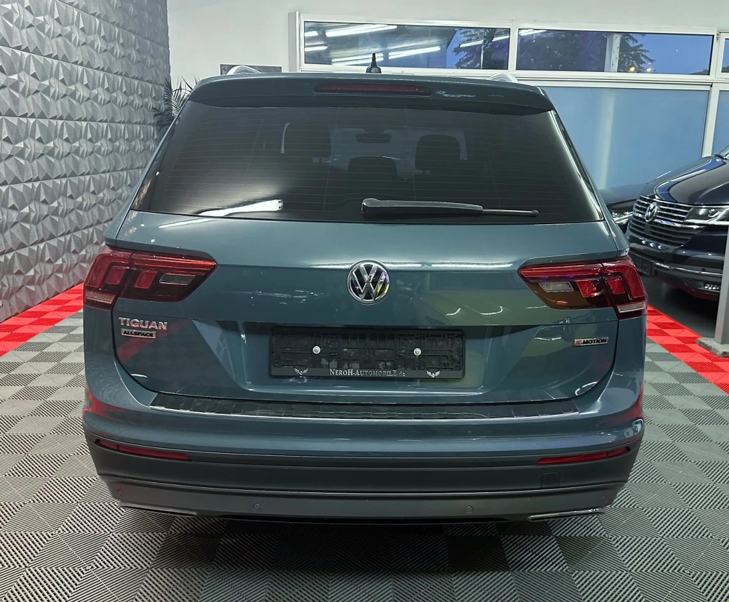 Volkswagen - Tiguan