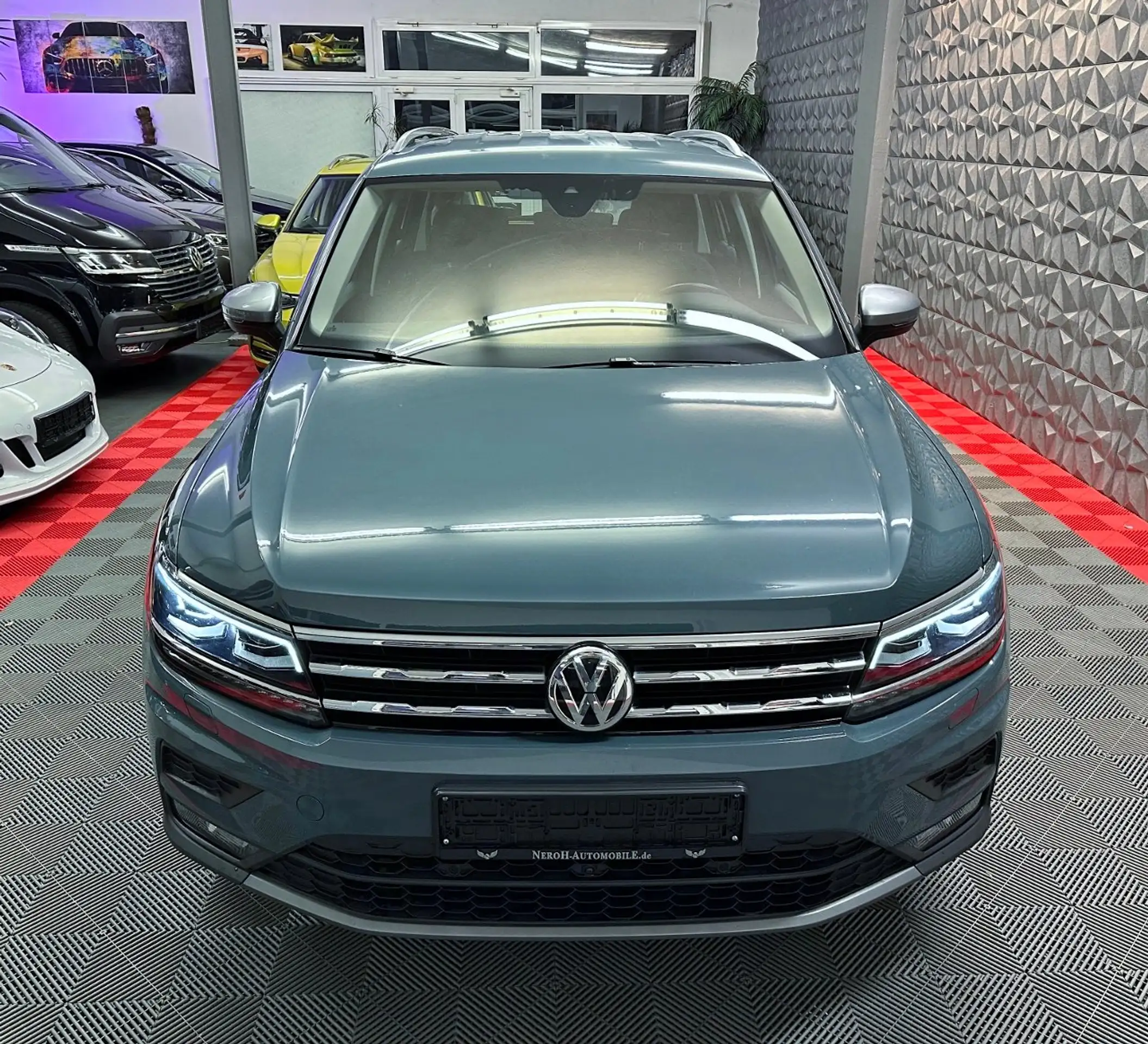 Volkswagen - Tiguan