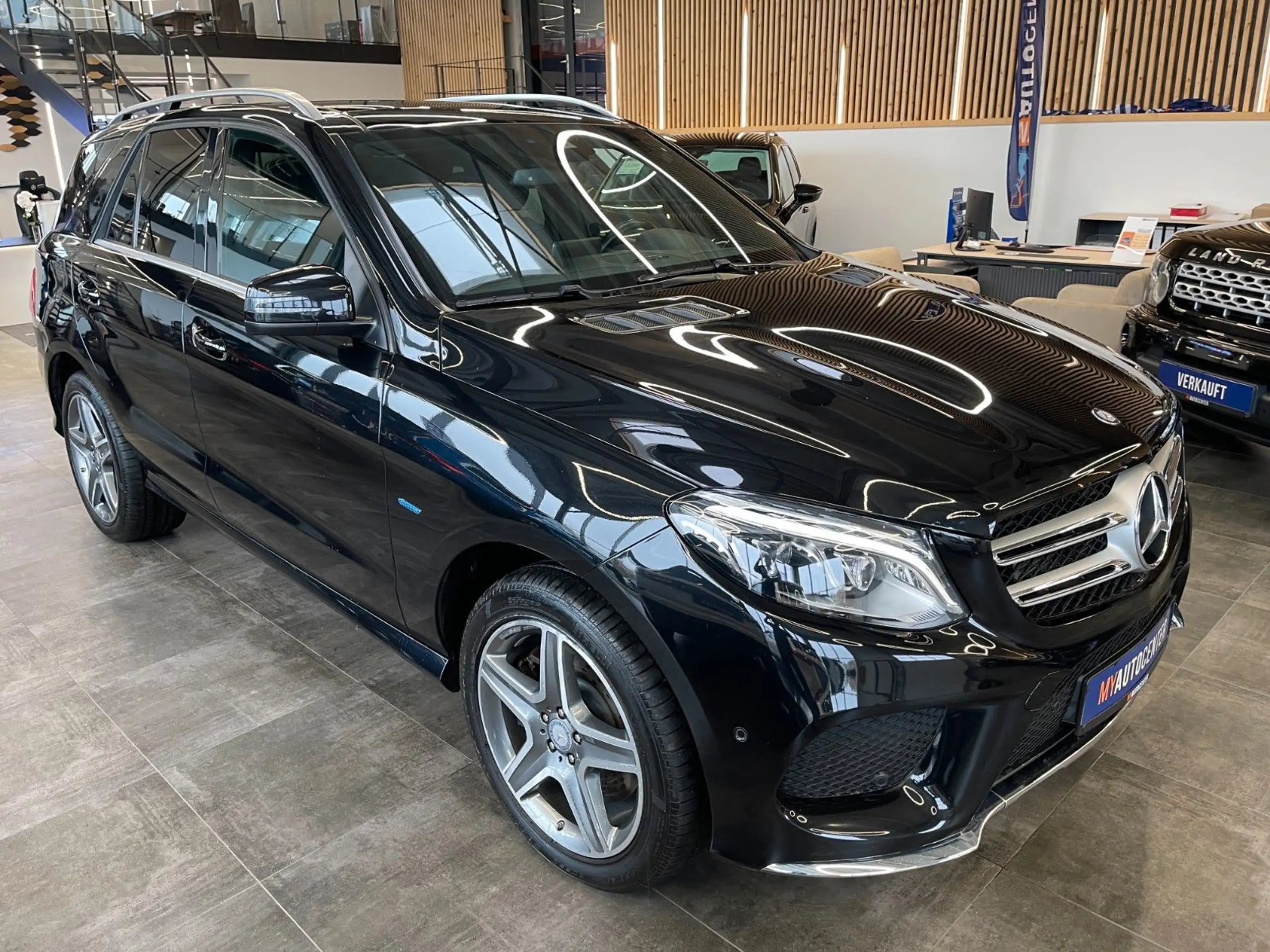 Mercedes-Benz - GLE 500