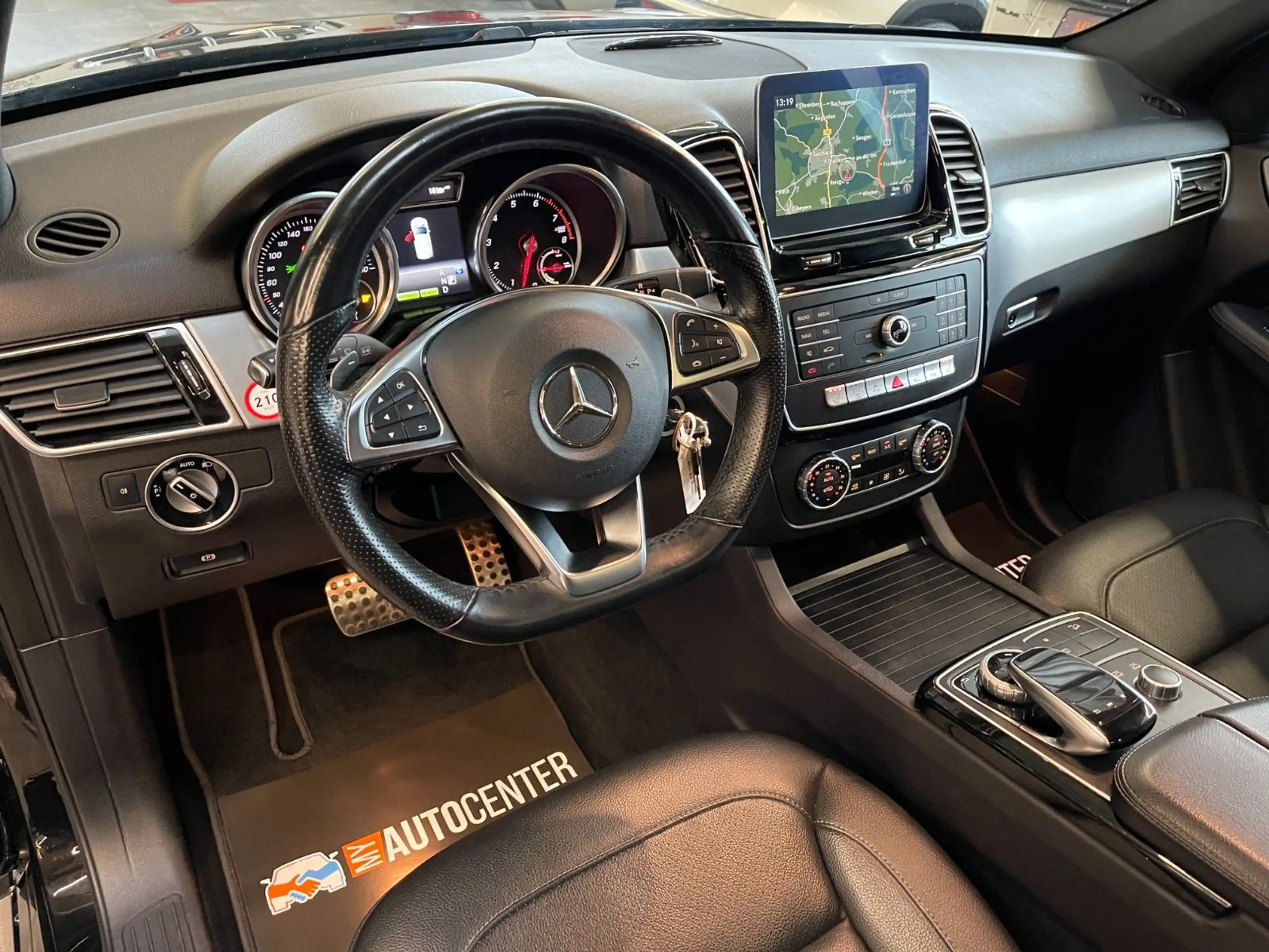 Mercedes-Benz - GLE 500