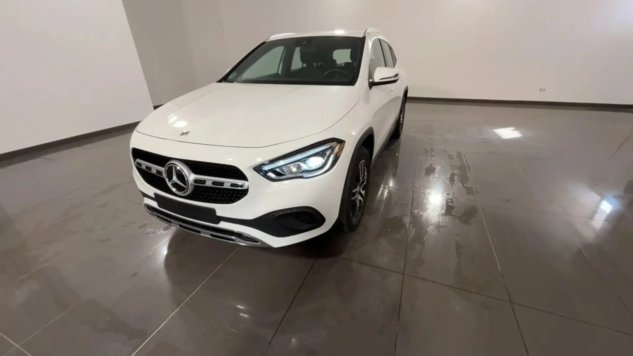 Mercedes-Benz - GLA 200