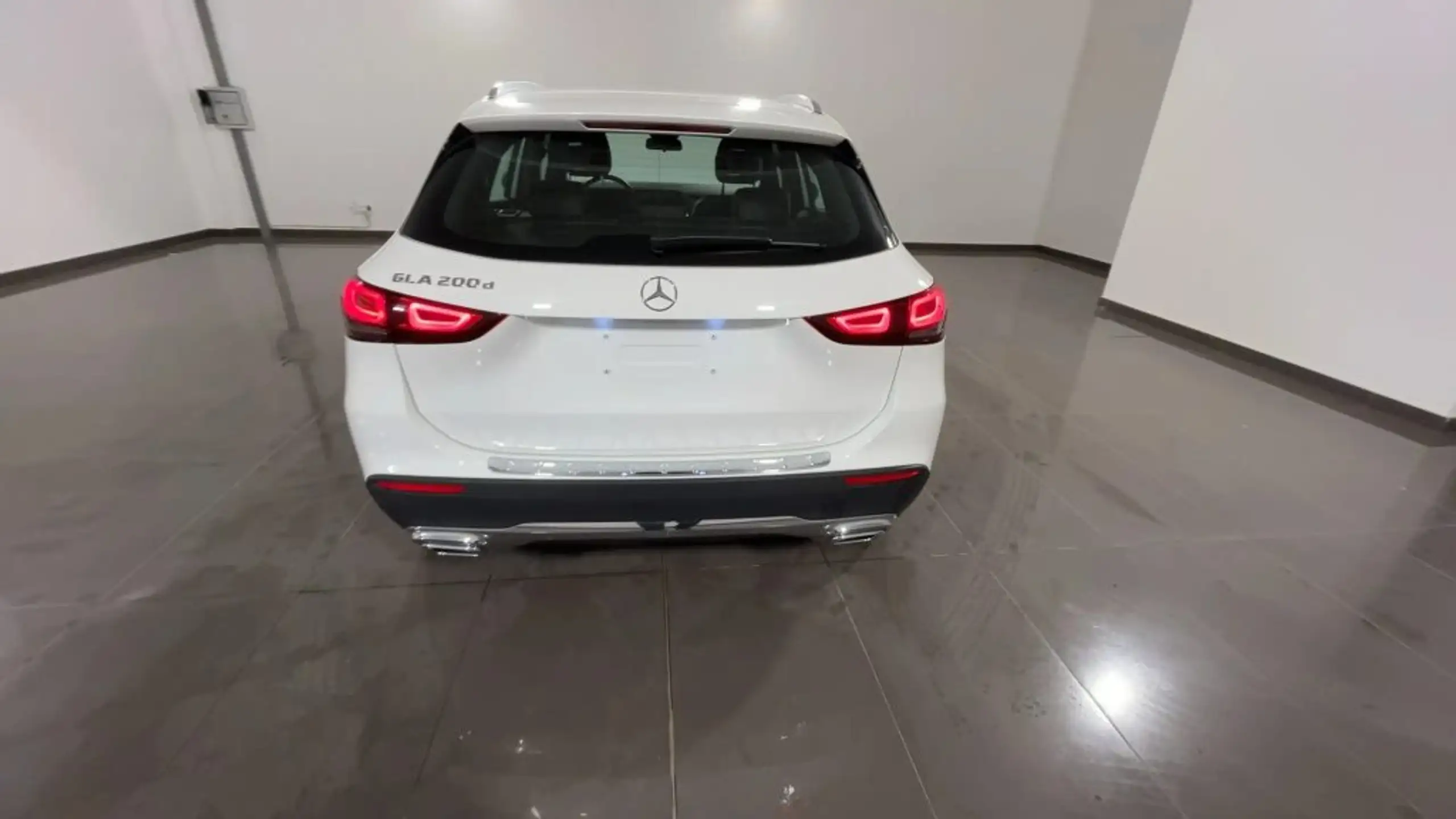 Mercedes-Benz - GLA 200