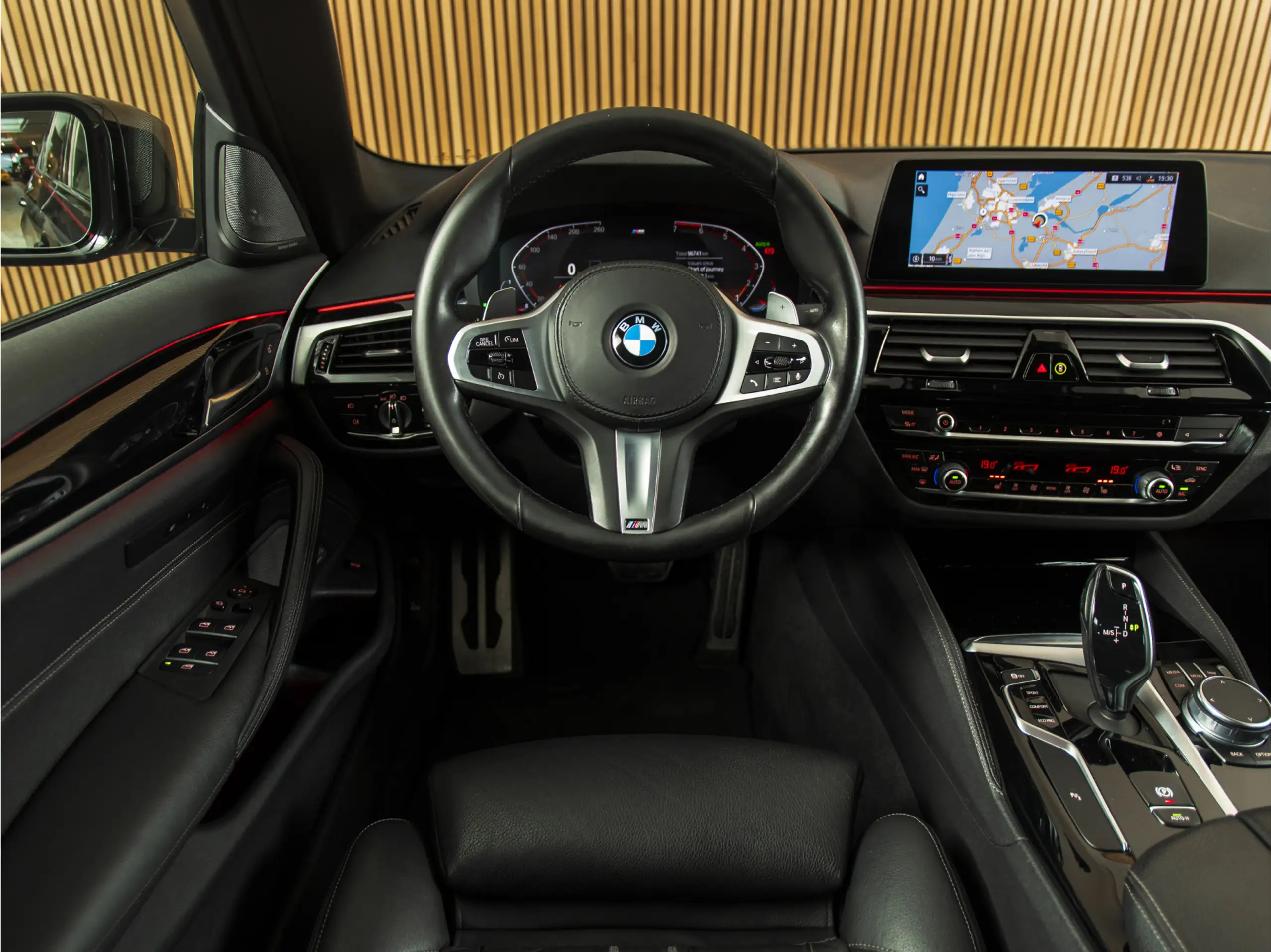 BMW - 520