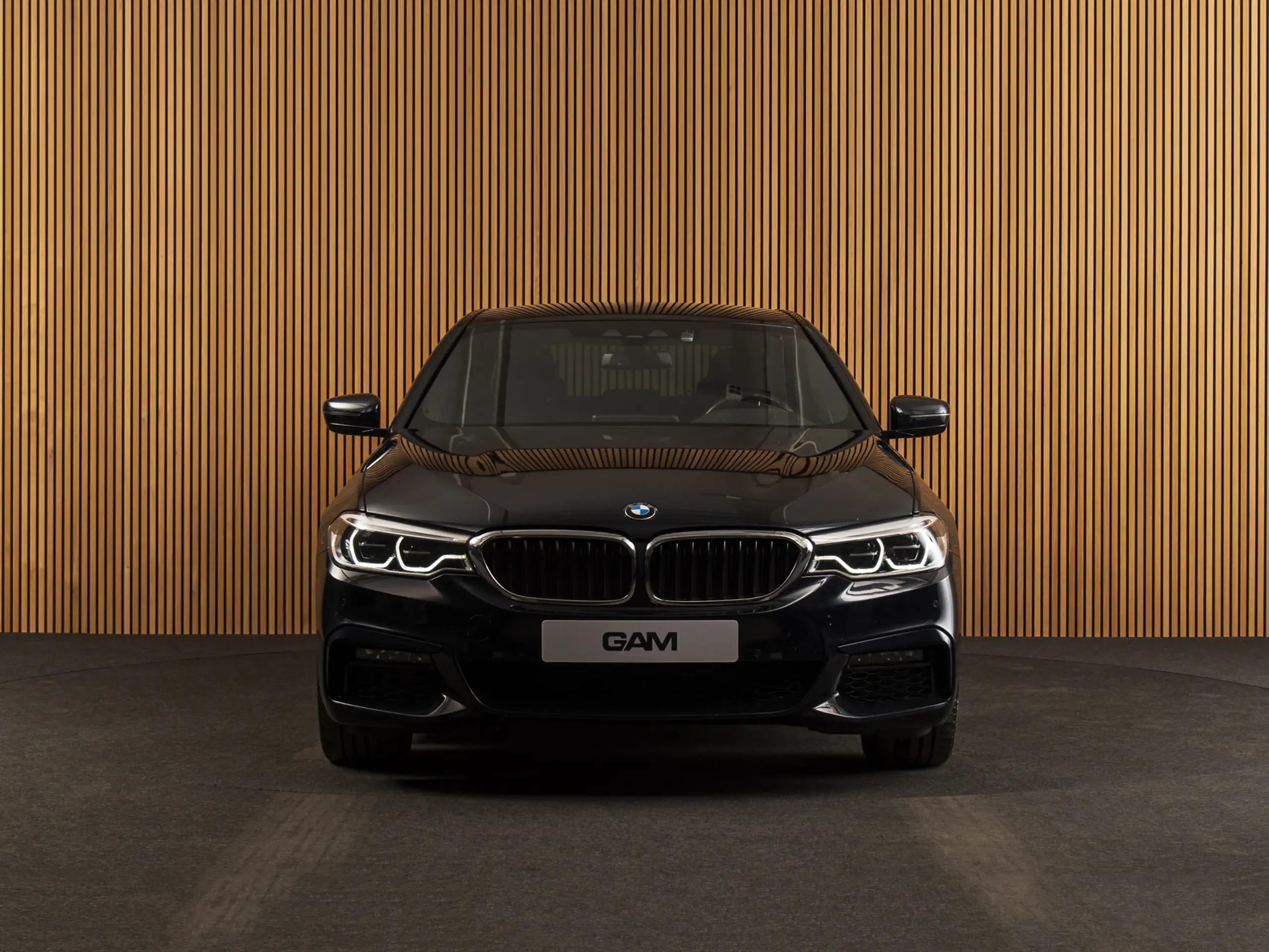 BMW - 520