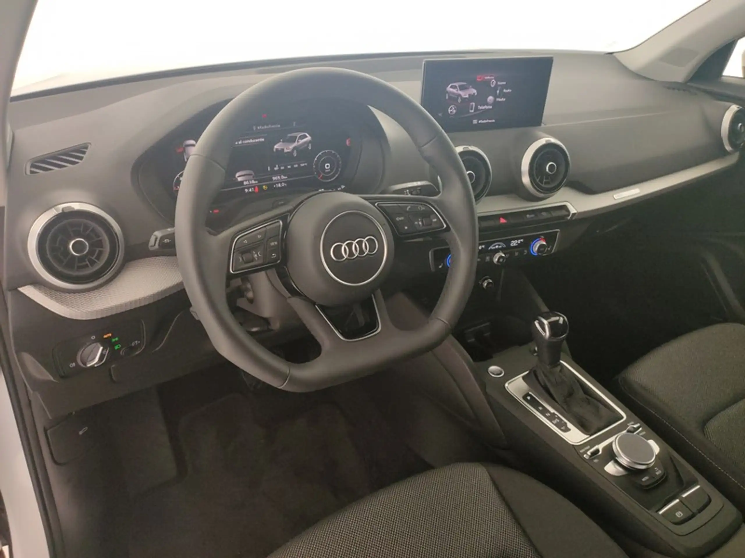 Audi - Q2