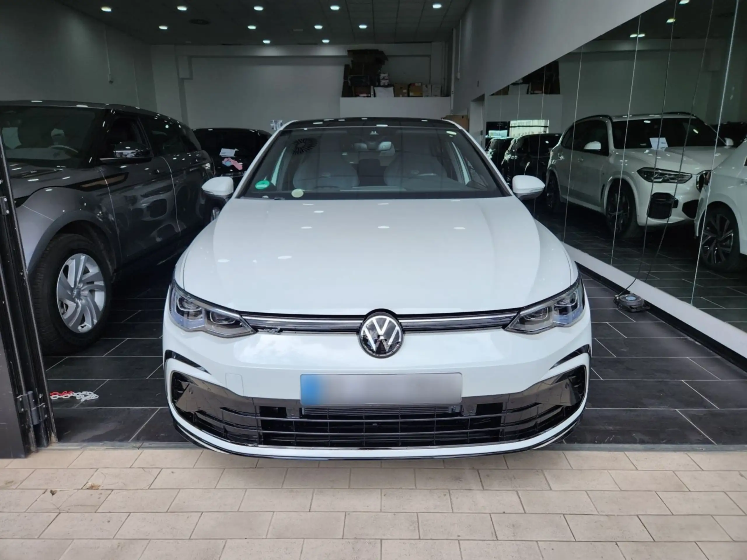 Volkswagen - Golf