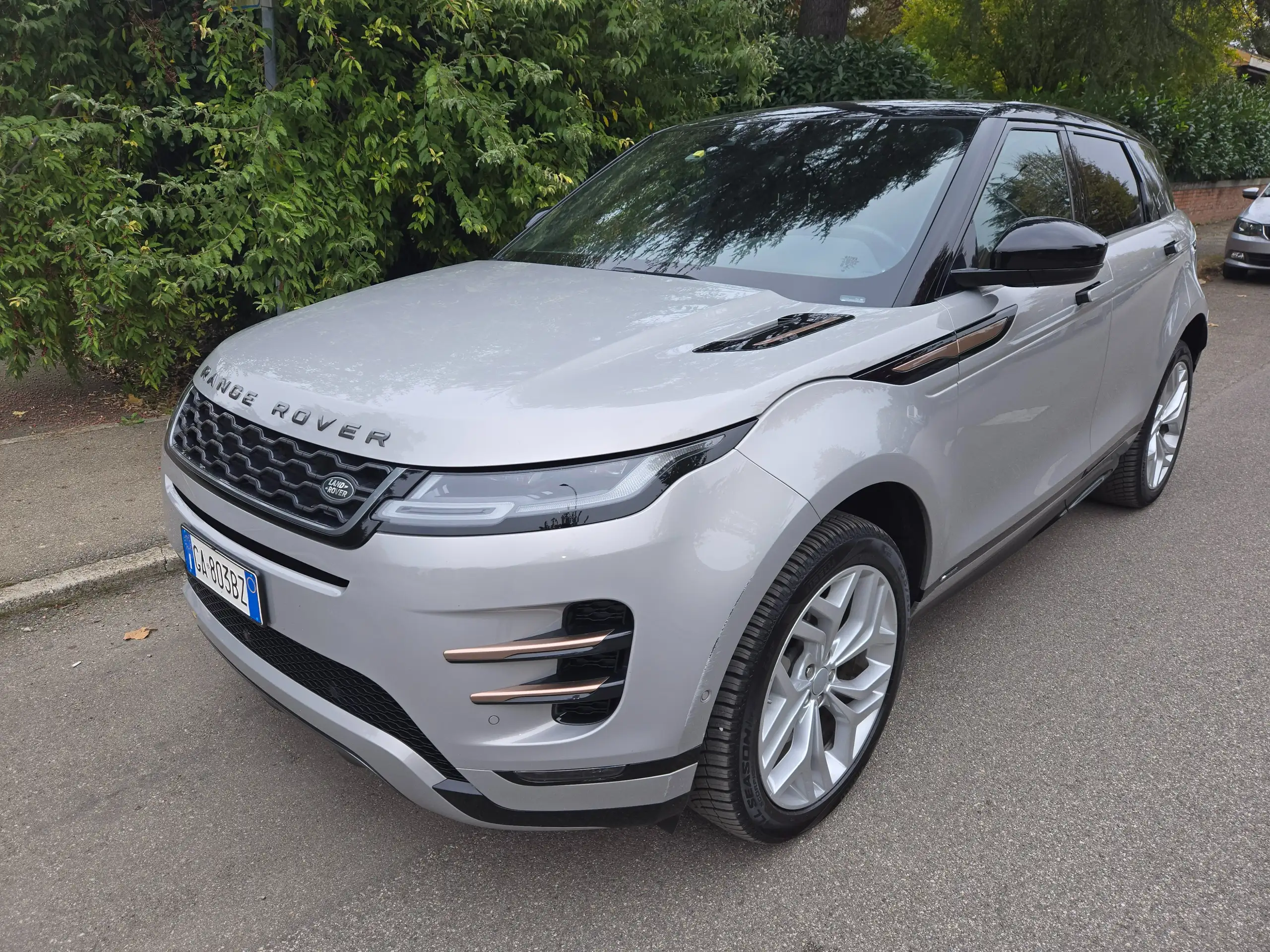 Land Rover - Range Rover Evoque