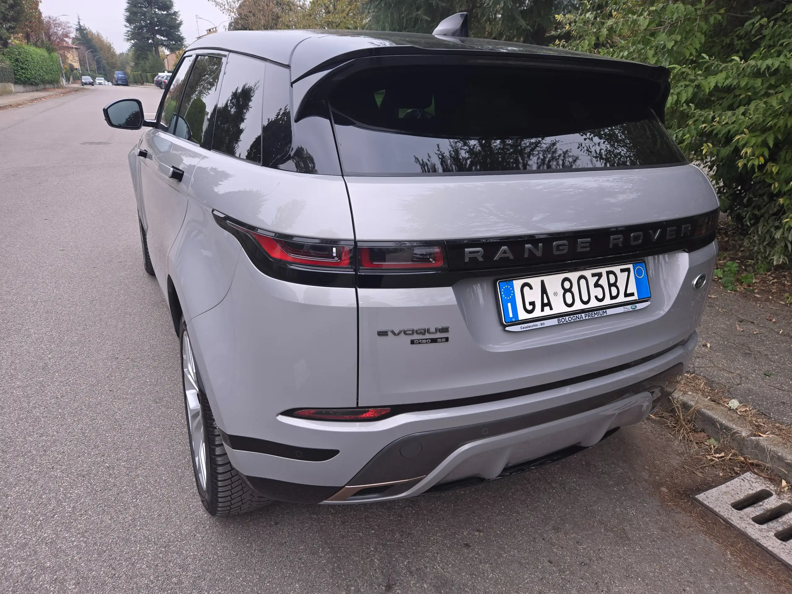 Land Rover - Range Rover Evoque