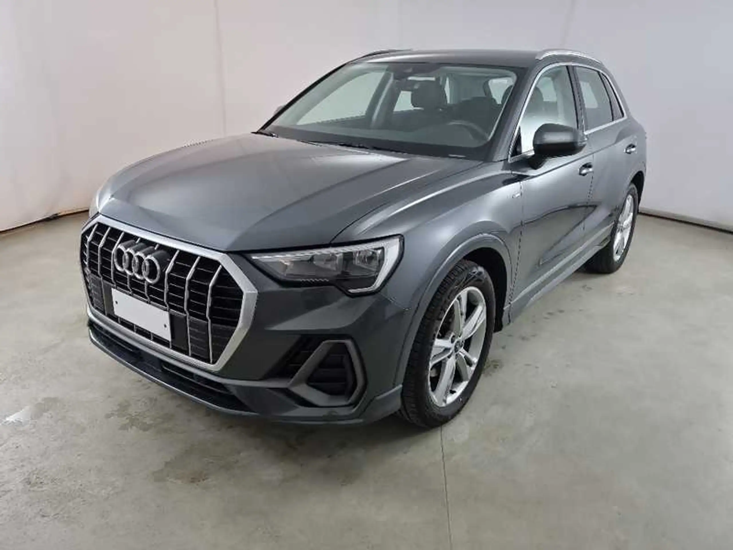 Audi - Q3