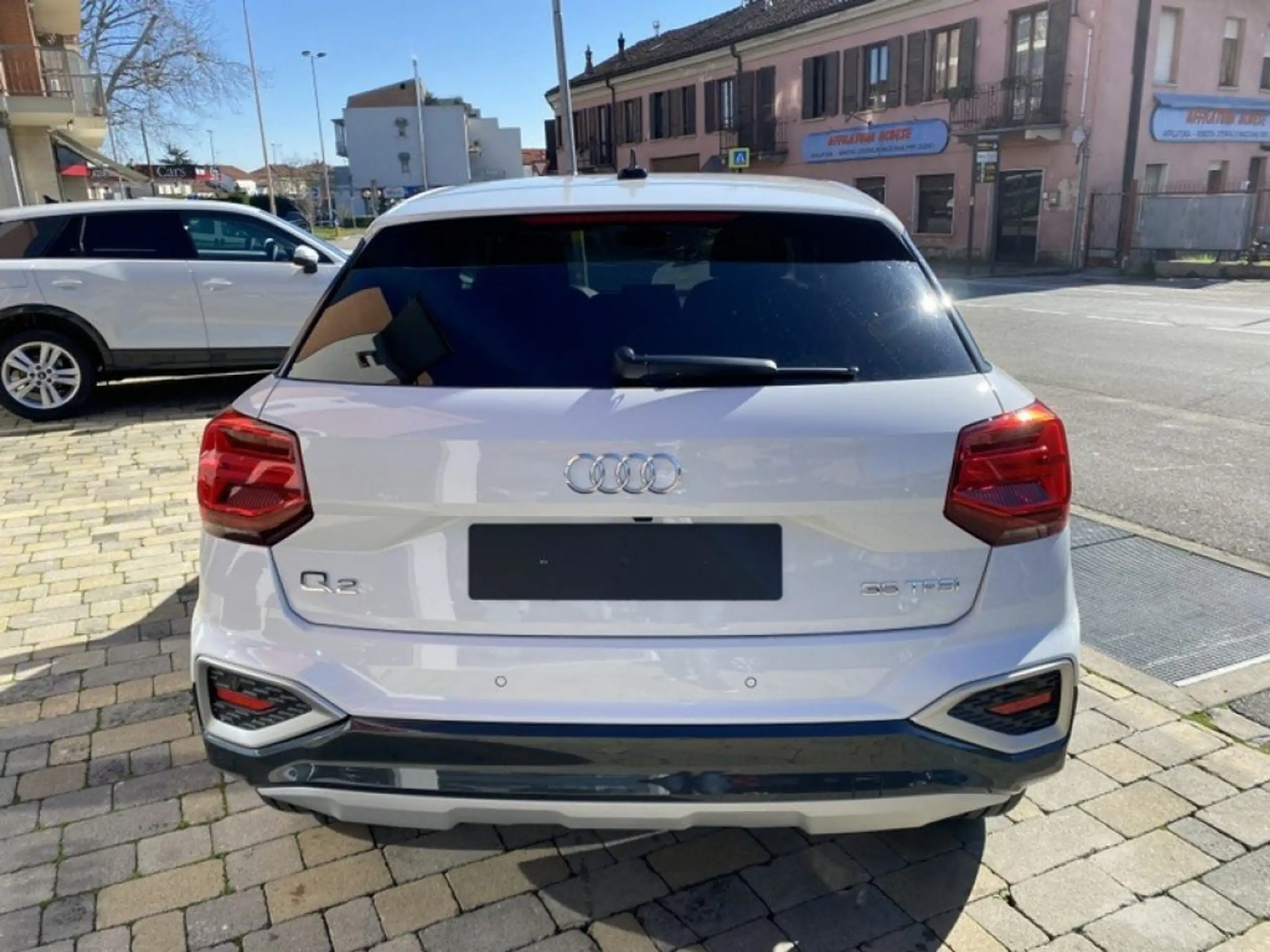 Audi - Q2